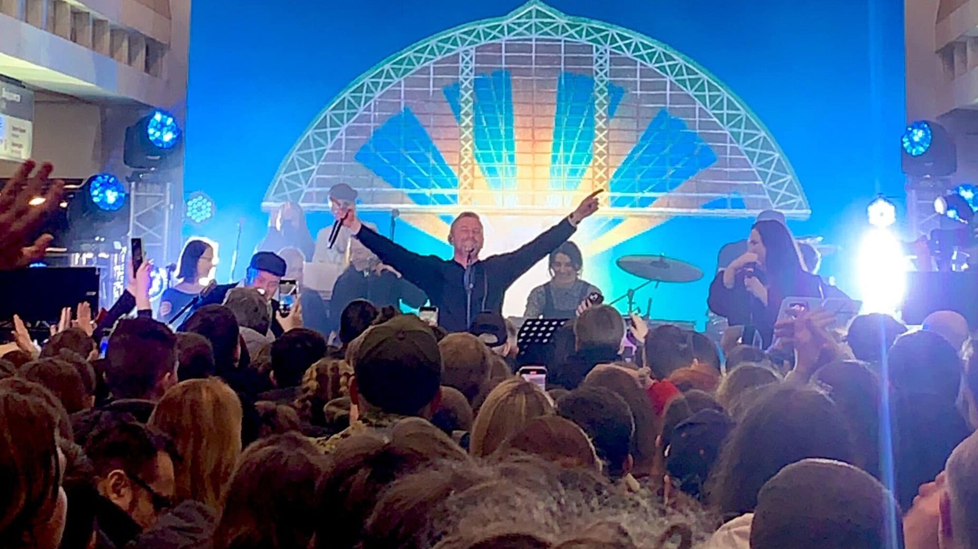 Подземный концерт, объединивший всех: что происходило в Харьковском метро?