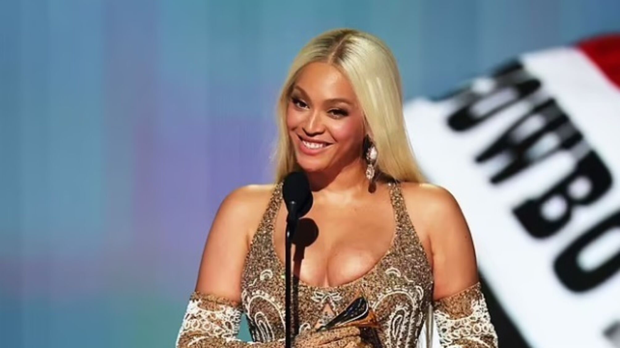 Бейонсе увійшла в історію: перемога в категорії 'Альбом року' на 67-й церемонії Греммі