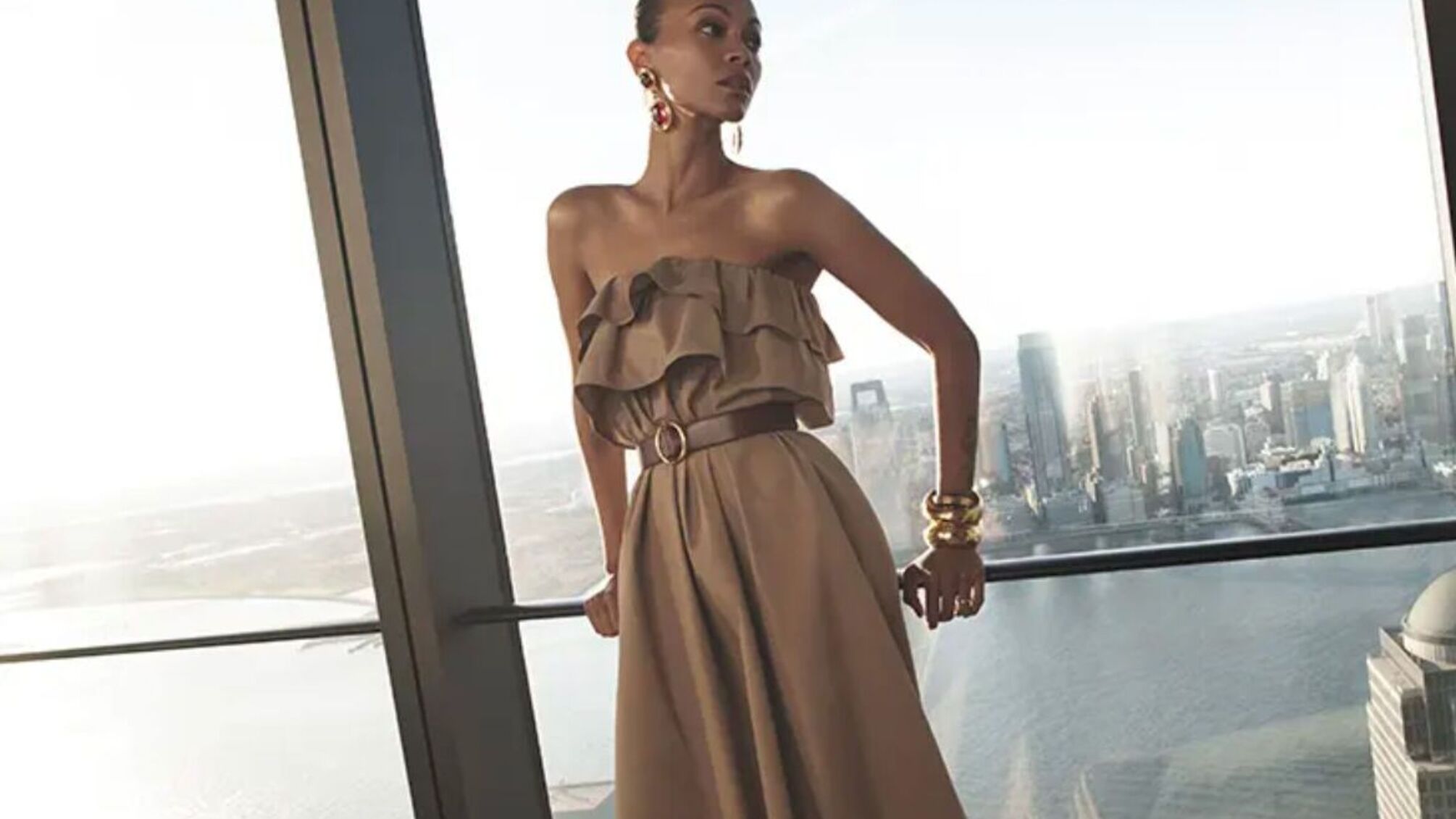 Зої Сальдана стала обличчям нової кампанії Saint Laurent весна-літо 2025