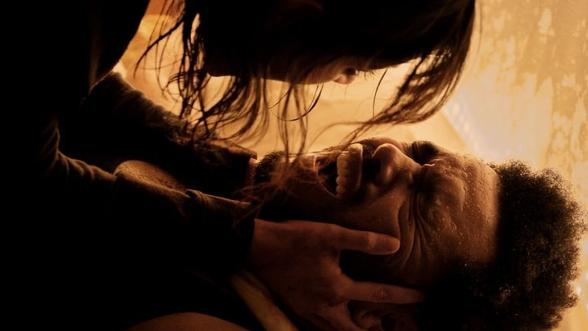 The Weeknd представив перші кадри свого психологічного трилера “Hurry up tomorrow” із Дженною Ортегою та Баррі Кеоганом