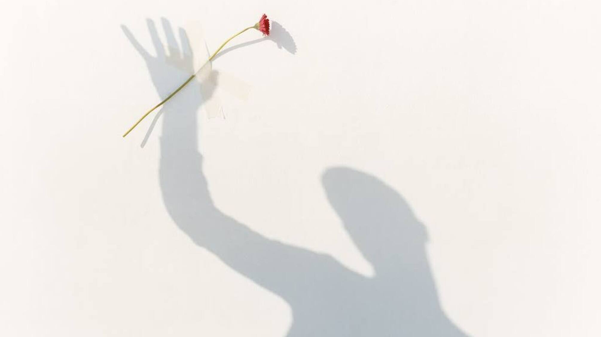 Симон Порт Жакмюс запускает бьюти-линию Jacquemus в сотрудничестве с L'Oréal