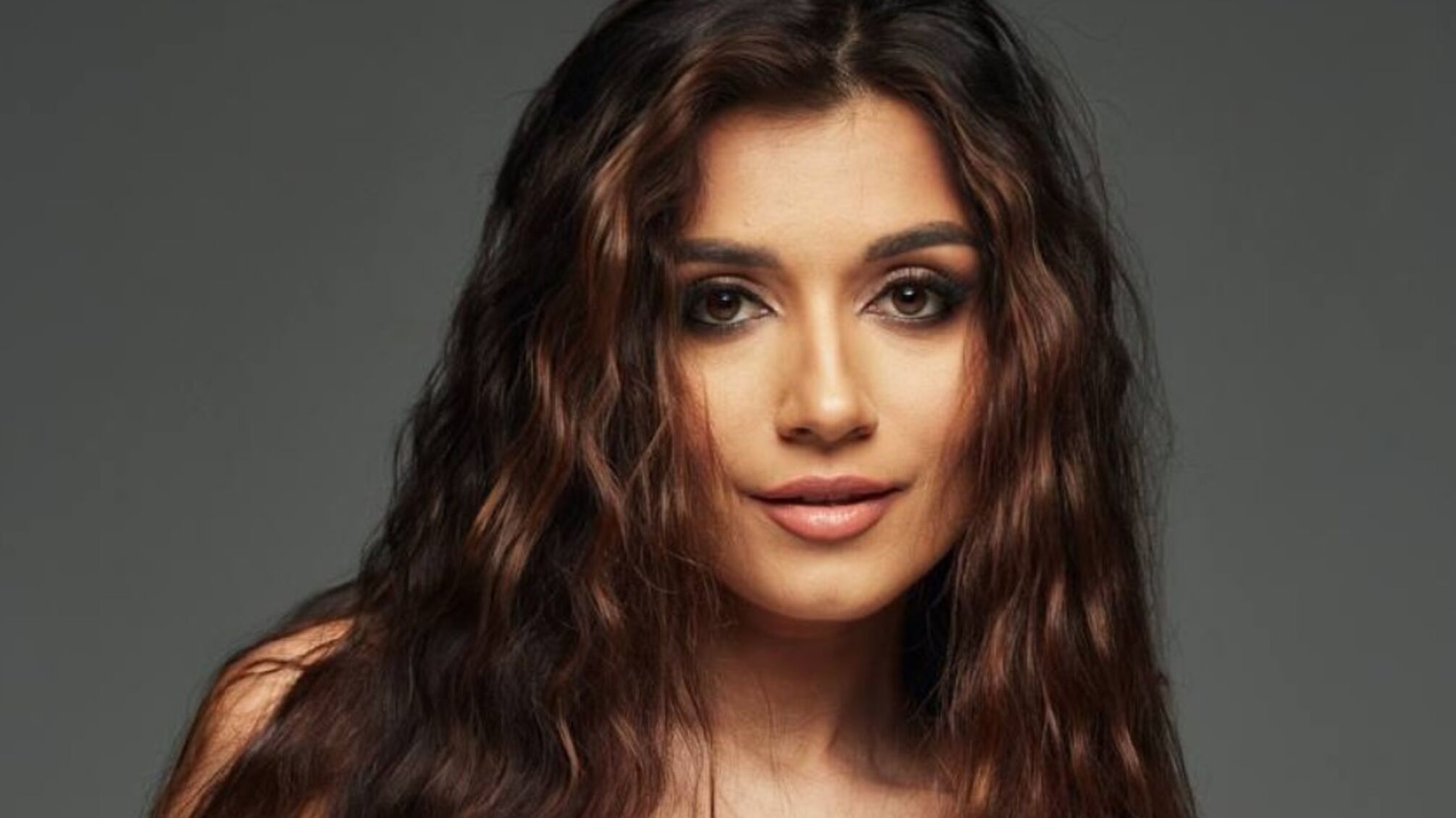 «Якби життя не поставило нас на колину»: Лія Лі повертається до музики після депресії