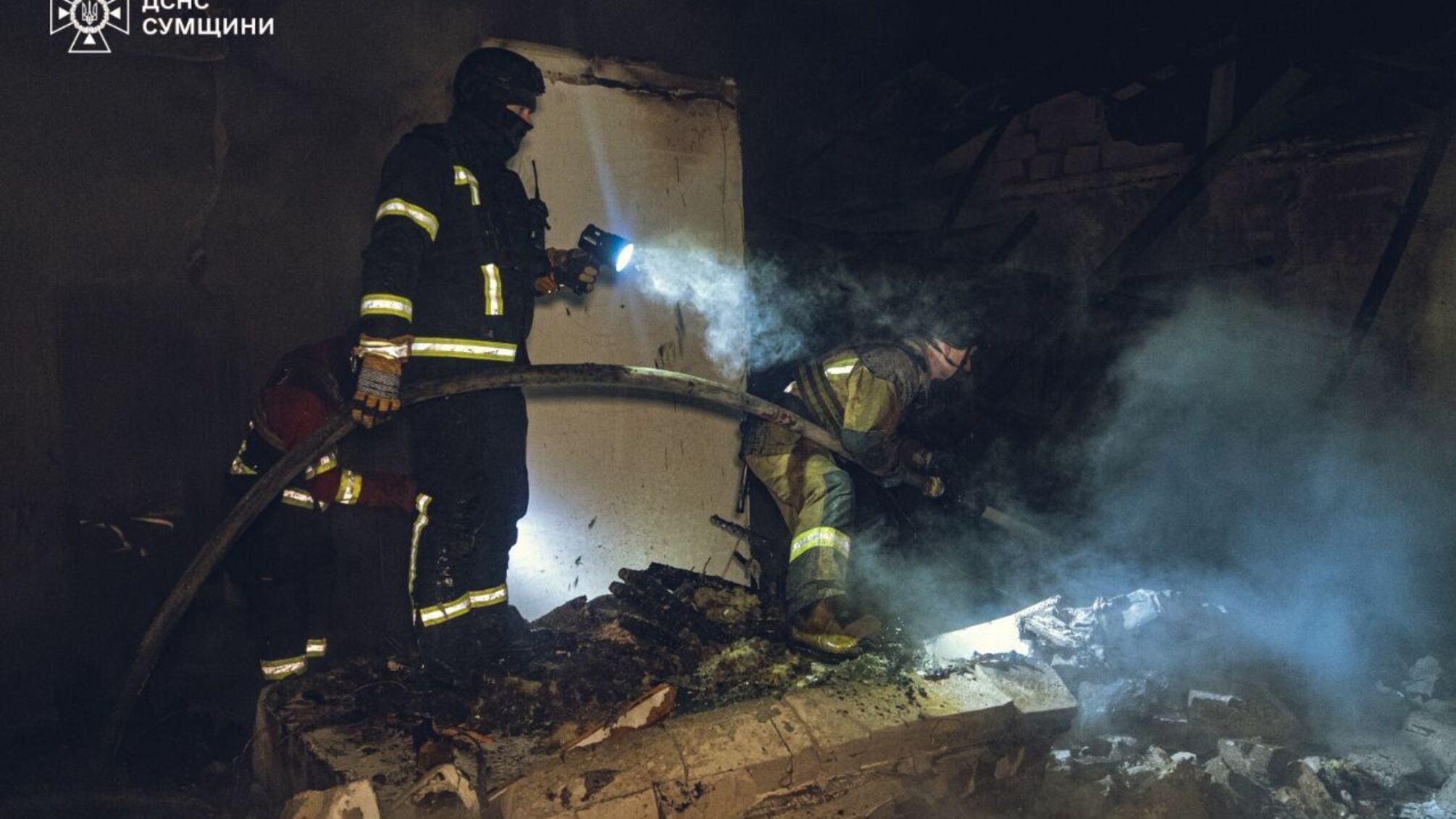 В Сумах дрон-камикадзе попал в дом: ГСЧС ликвидировала последствия удара