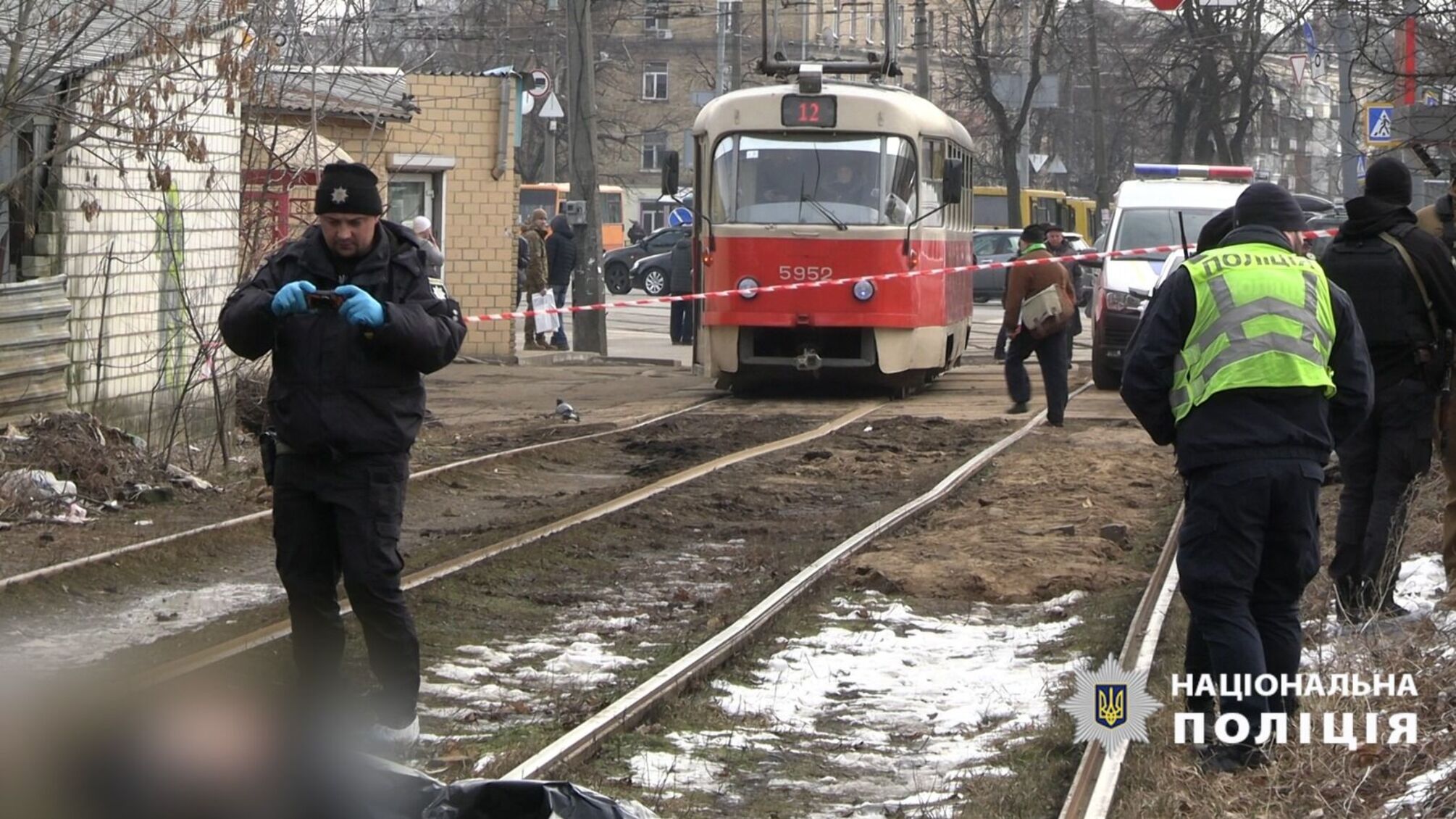 Злочин на трамвайних коліях: у Києві зарізали 38-річного чоловіка