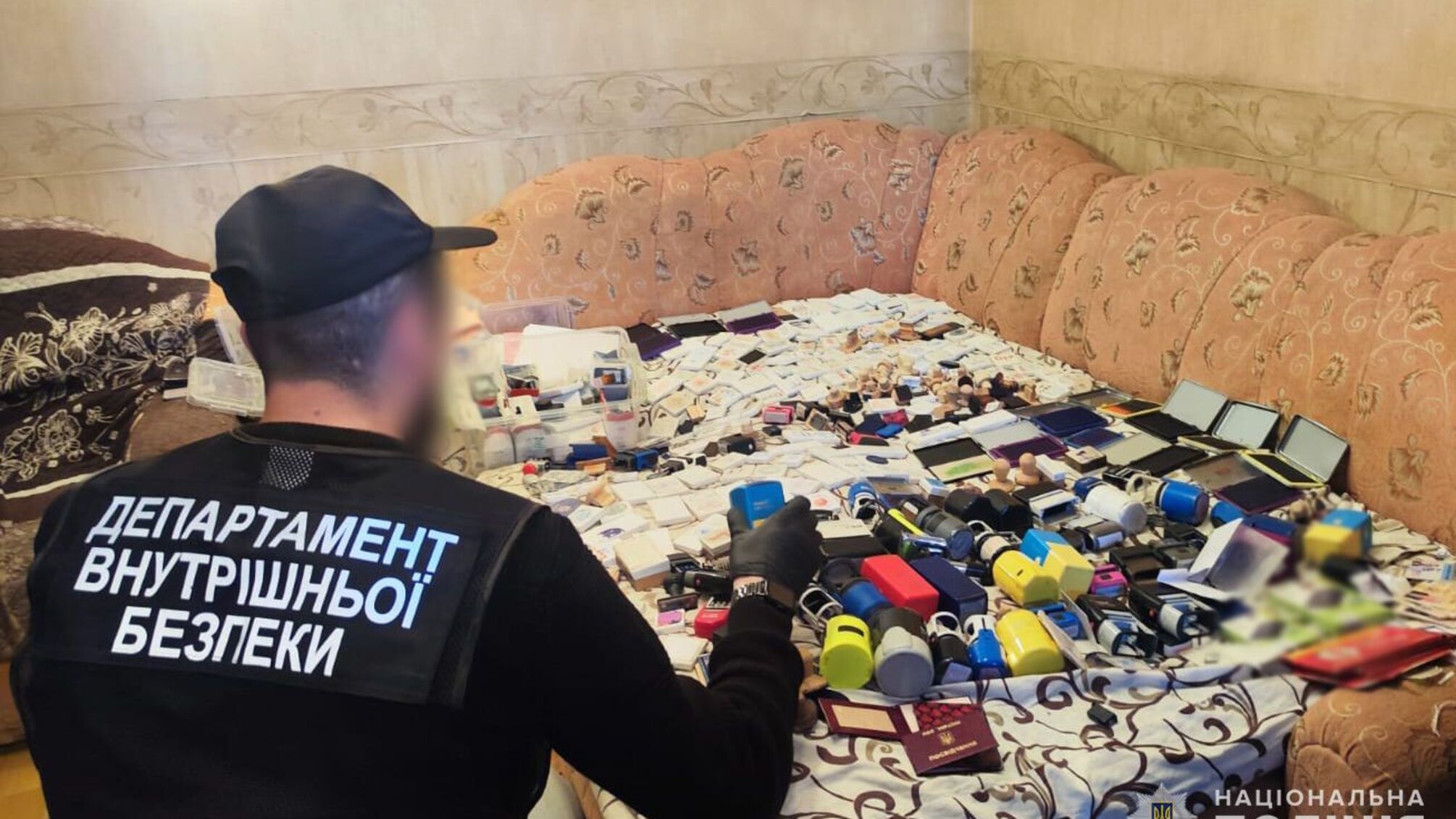 Еженедельно до 100 фальшивок: на Буковине ликвидировали масштабный подпольный бизнес