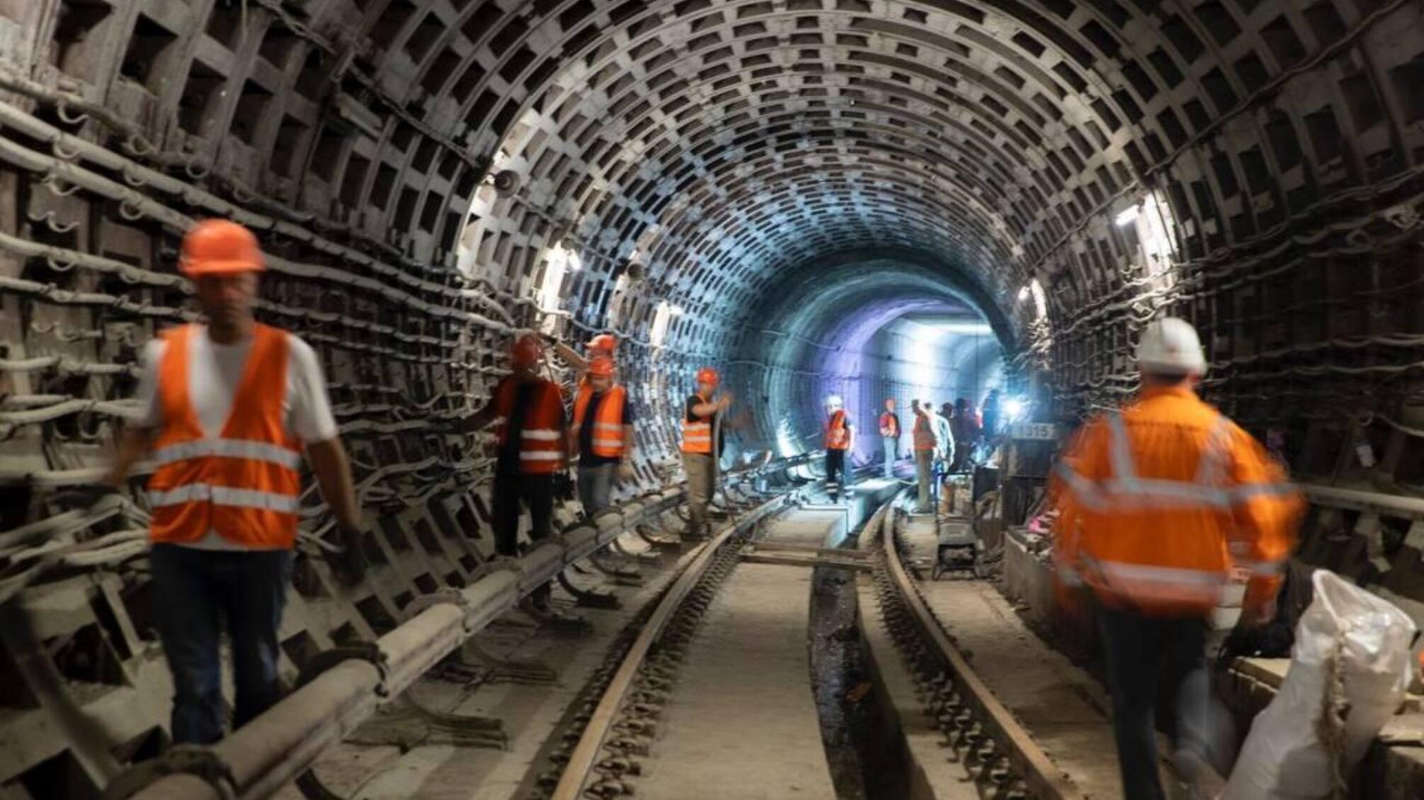 В Киеве закрыли шесть станций красной линии метро