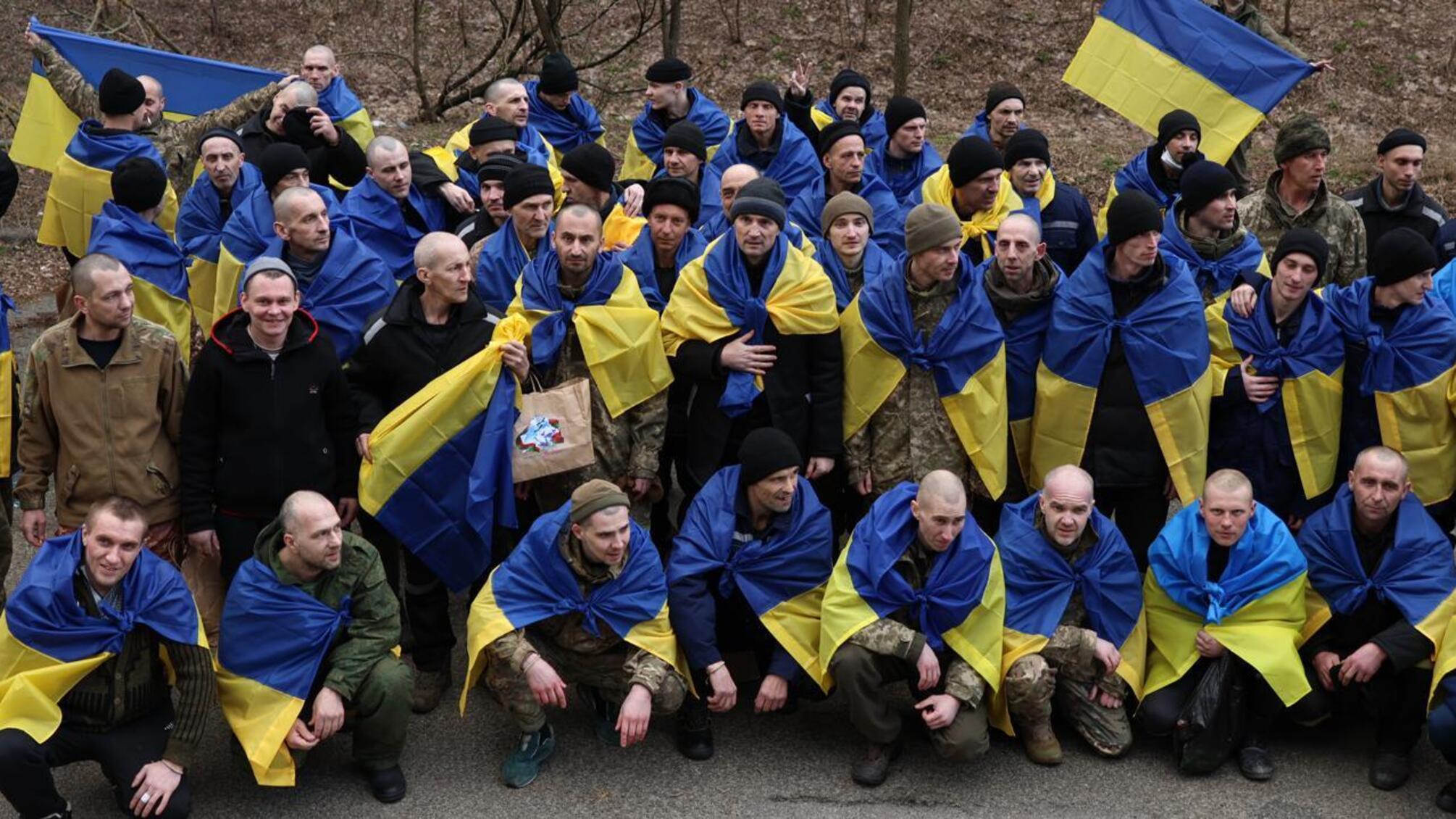 Украина возвращает 197 защитников из плена