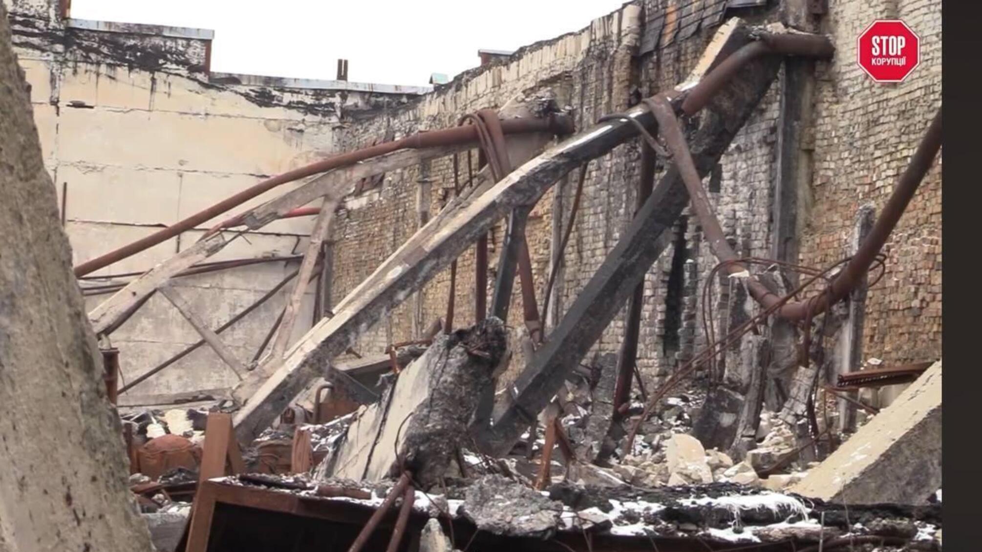 Сгоревшие склады на месте, где осуществляло деятельность ООО 'Экоинтел'