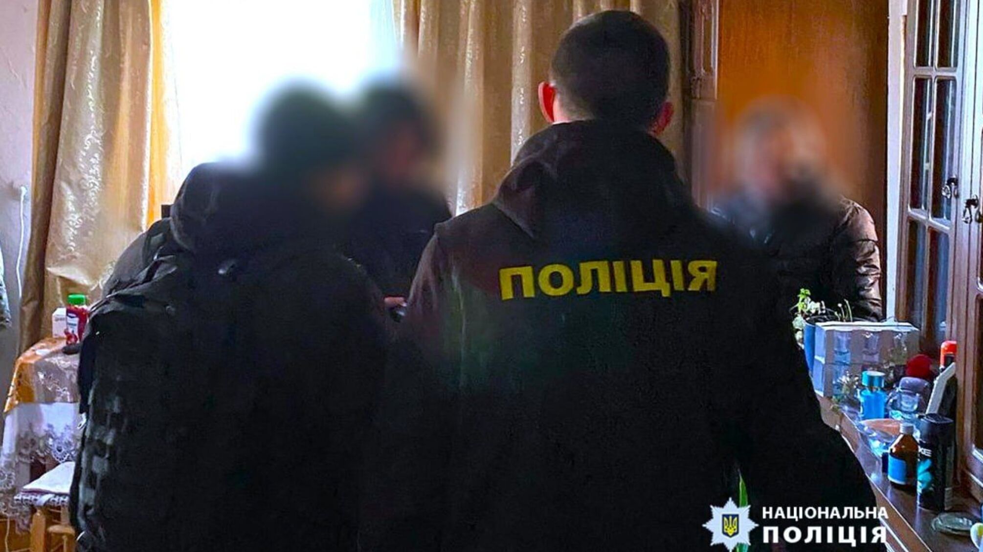 Полиция Прикарпатья задержала четырех человек за незаконное обращение оружия на миллион гривен