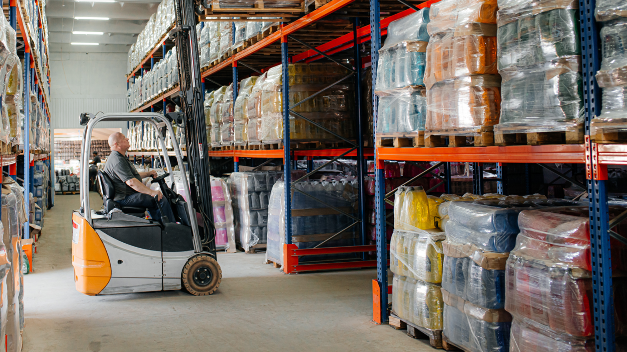 Підприємець у Чернівцях не сплатив податки з 27 млн грн доходу