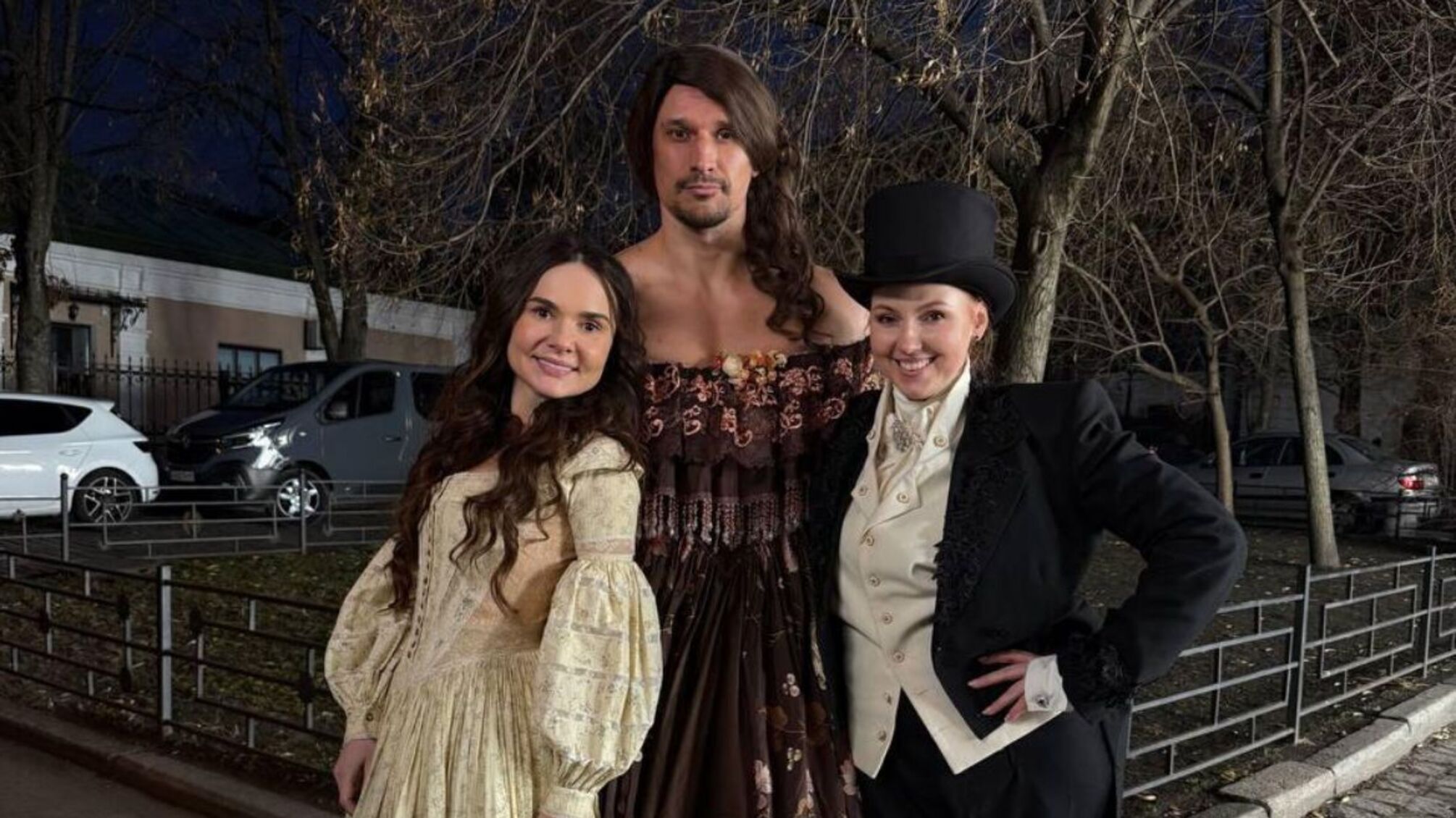 Тарас Цымбалюк в платье XIX века: TikTok-видео, покорившее фанатов