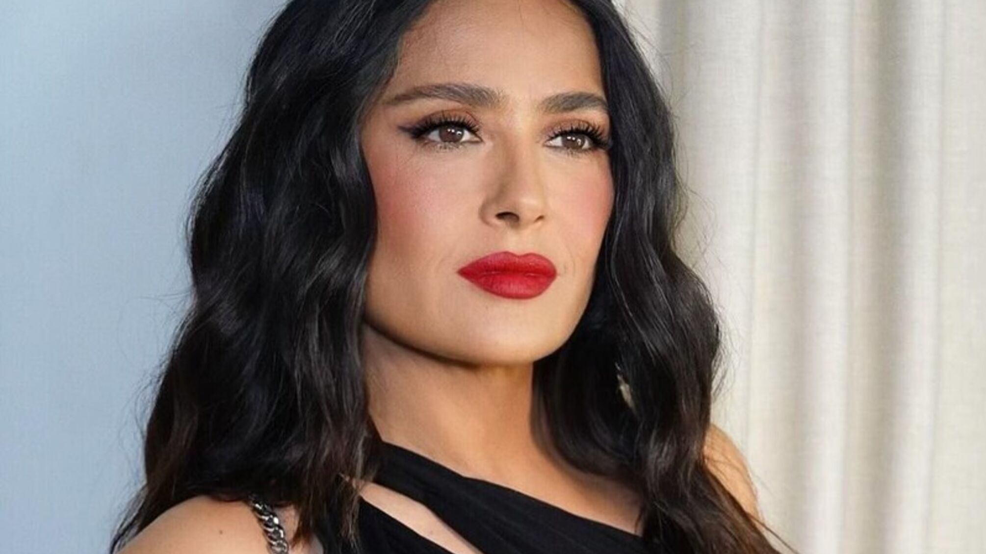 Поклонник Сальмы Гаек в россии пытался покончить с собой после игнора звезды