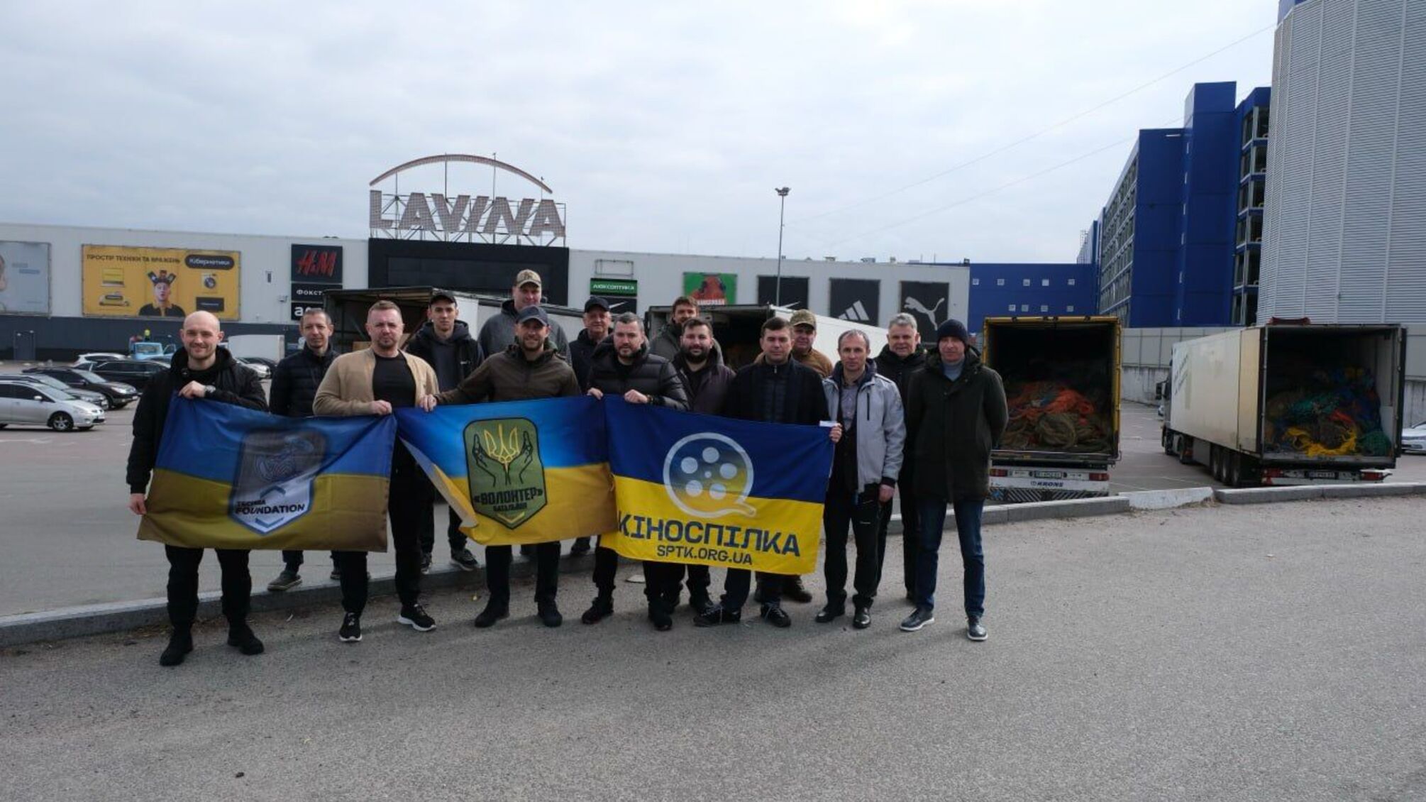 Волонтерський проєкт 'Павутиння' передав військовим 4 фури антидронових сіток