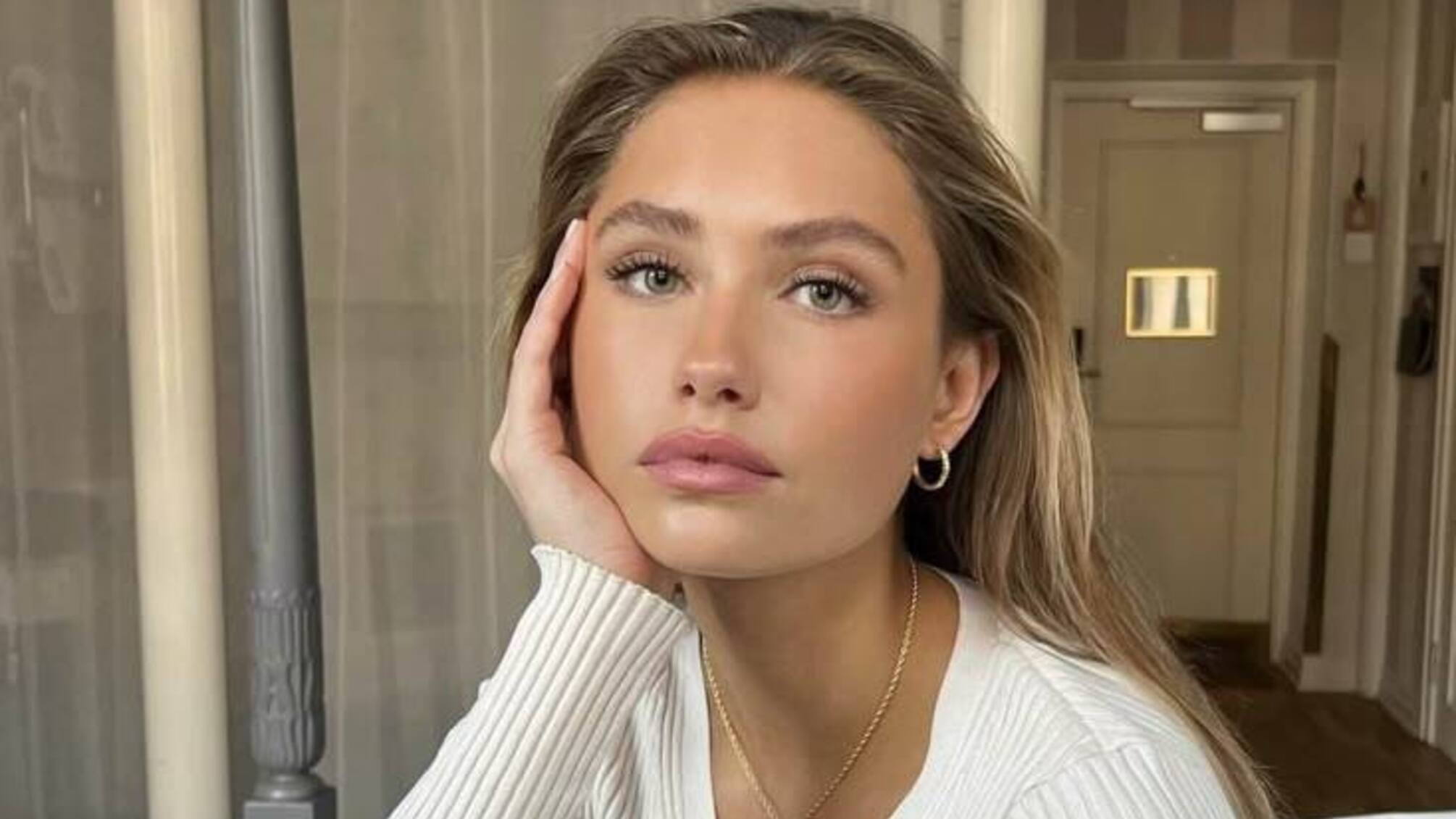 Звездная визажистка вскрыла лайфхак, чтобы консилер не скатывался