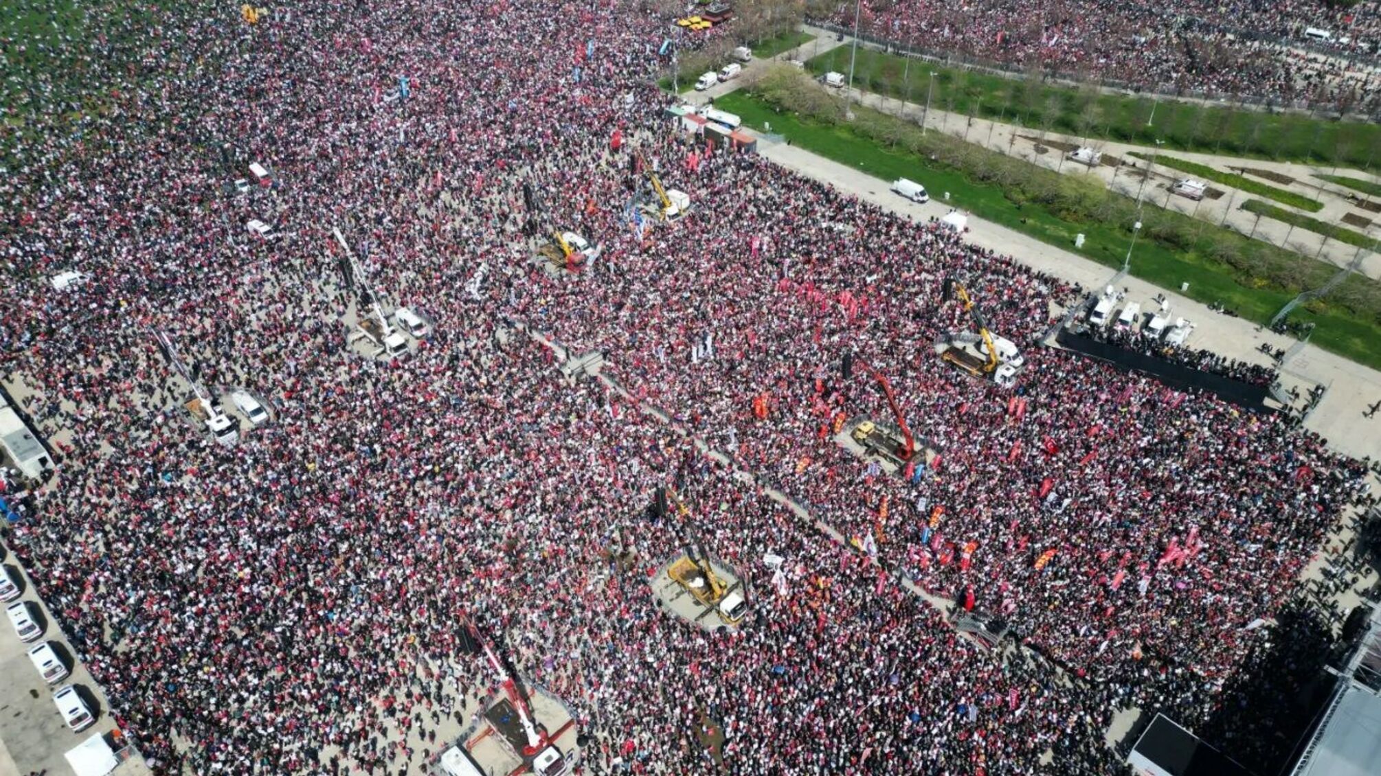 Протесты в Турции: улицы заполонили более 2 миллионов несогласных