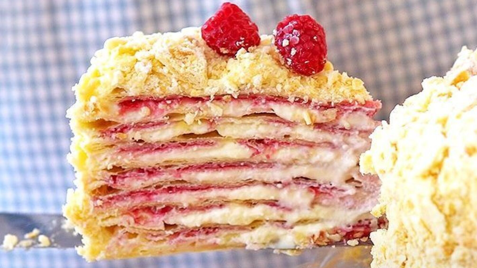 Ленивый кокосово-малиновый 'Наполеон