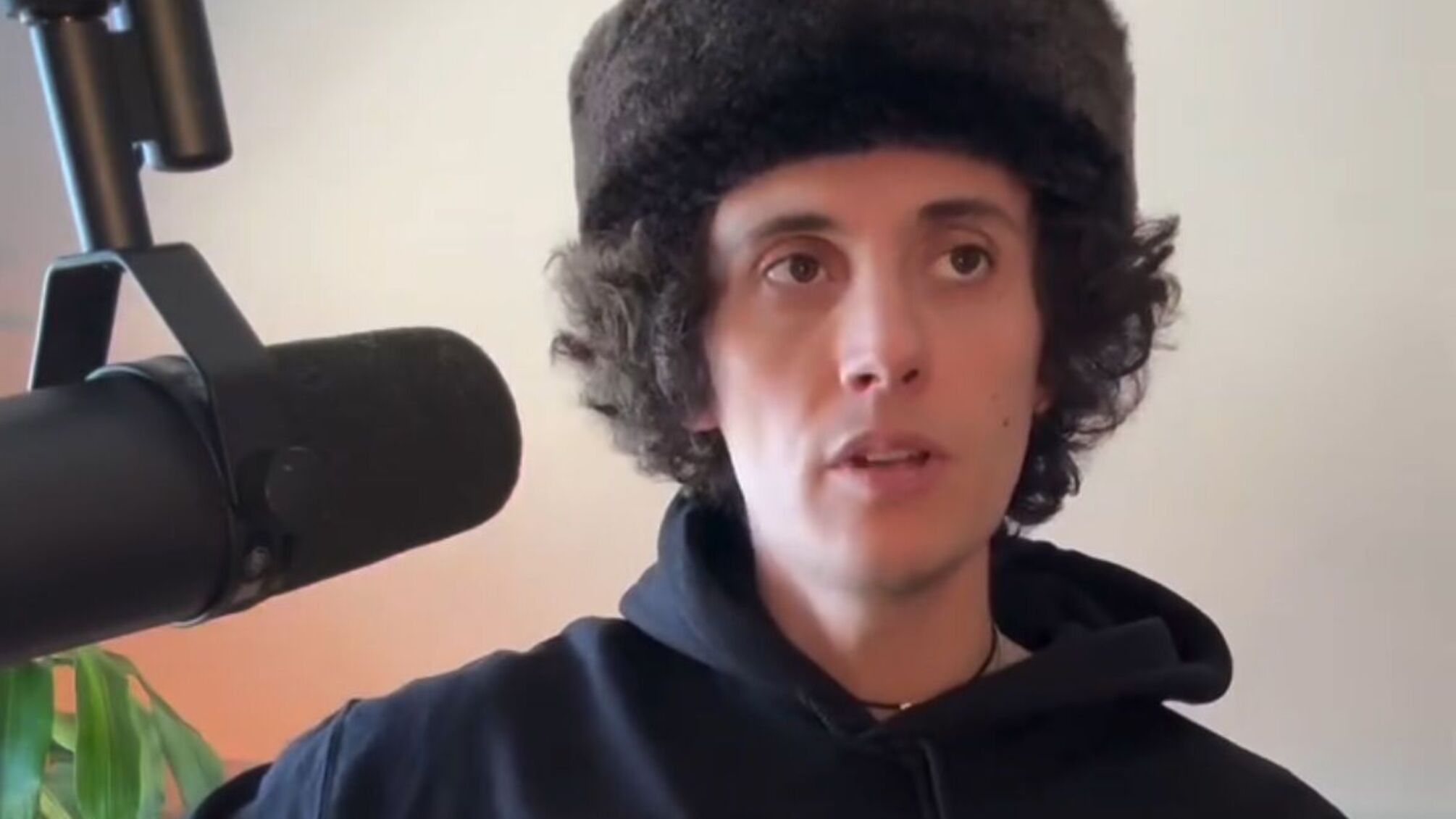 «Якби у Зеленського був гарний костюм»: пісня Ron Gallo про зустріч із Трампом підірвала мережу