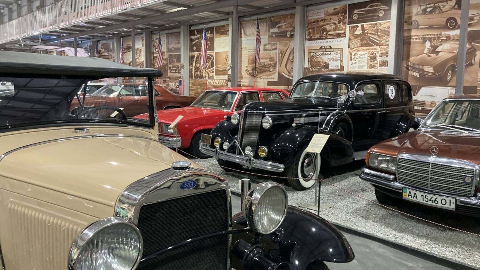 Легенды на колесах: в Киеве есть музей, где собраны культовые автомобили со всего мира