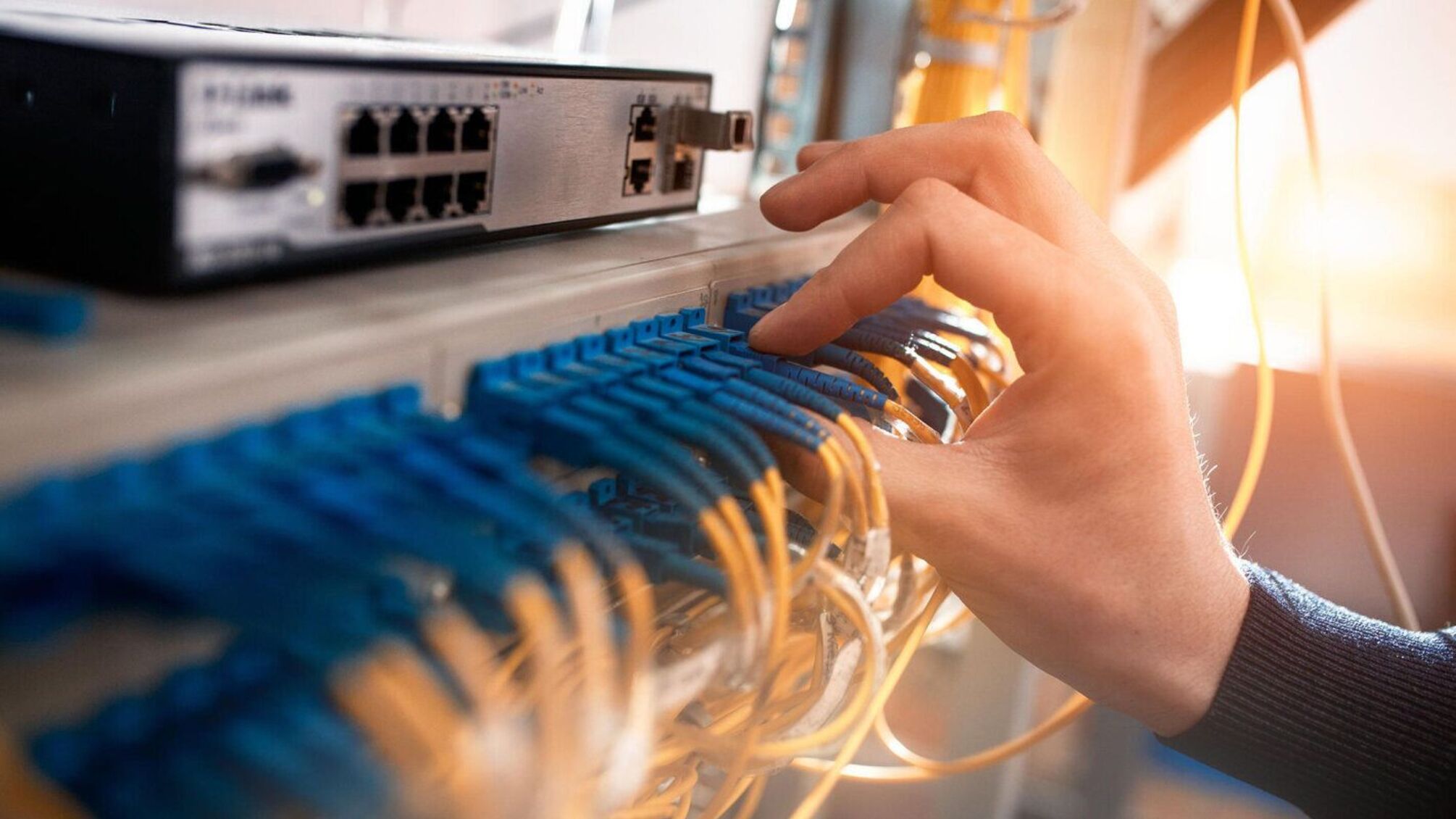 Кабмин обновил правила бронирования: кого это касается?