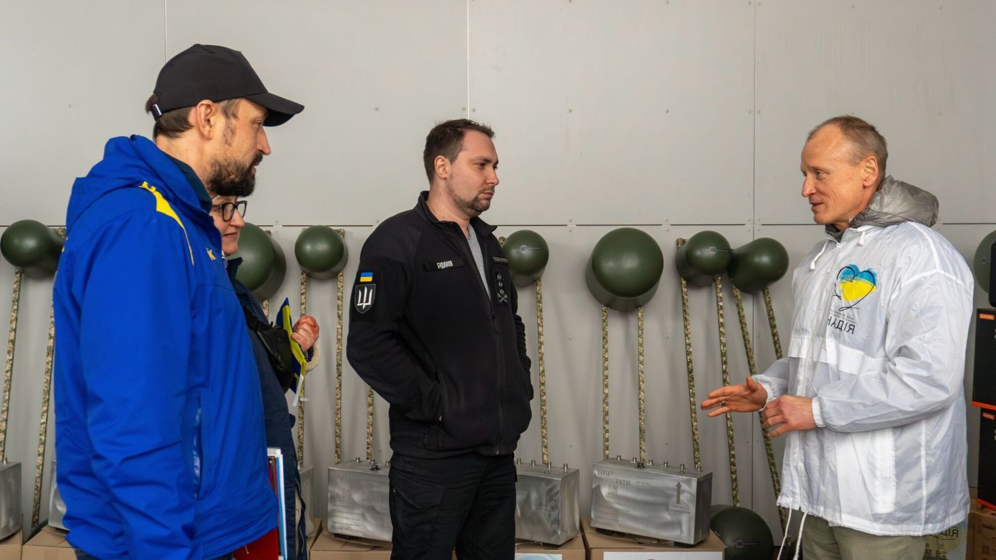 Олексій Омельяненко спільно з БФ молодіжної ініціативи 'Надія', Вітою Присяжнюк та Євгеном Довбнею передали РЕБ системи ГУР Кирила Буданова