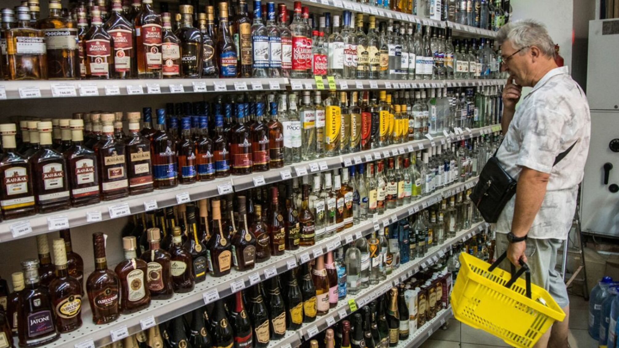 В россии значительно сократилось производство водки