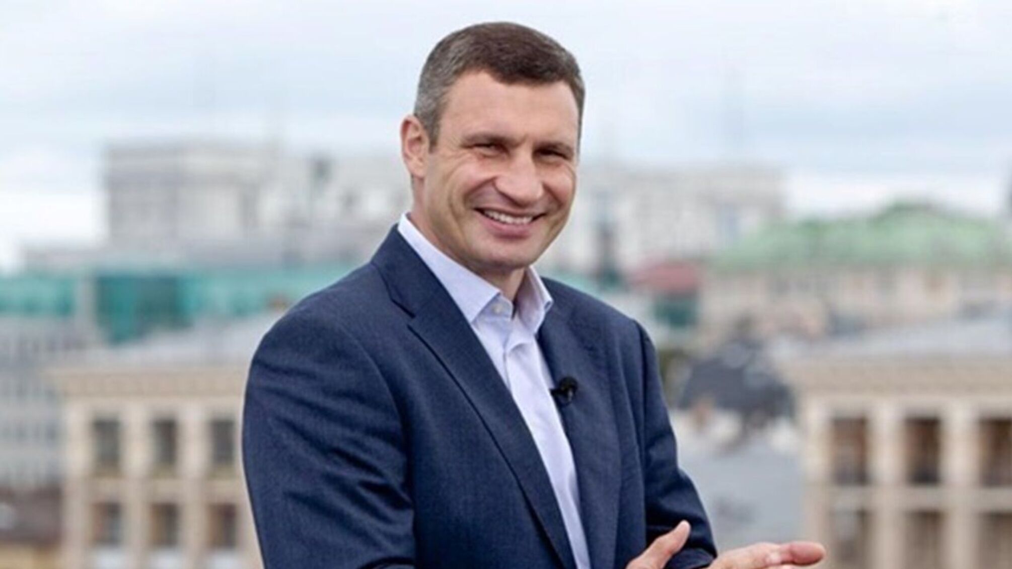 Часы, рояль и благотворительные фонды: какие ценности задекларировал мэр