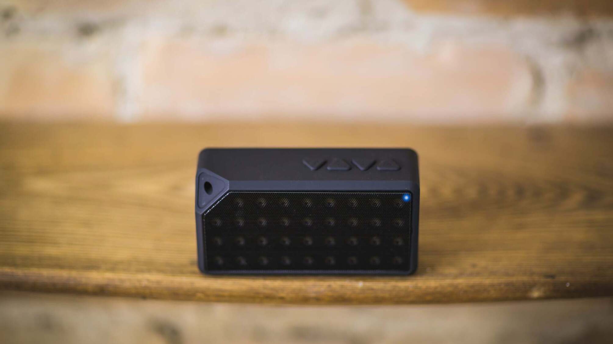 В центре Киева подростки слушали русскую музыку из колонок