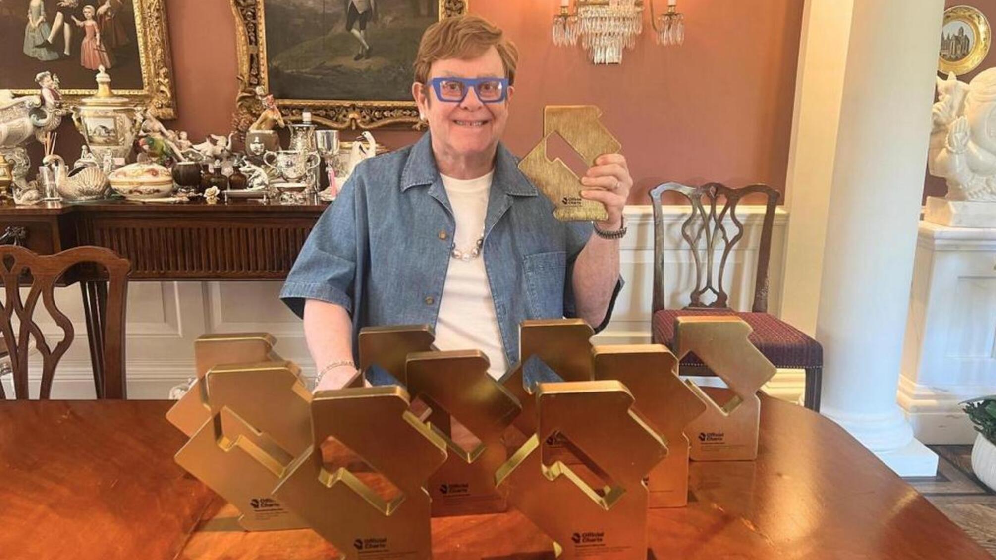 Елтон Джон знову номер один у чарті Британії з новим альбомом