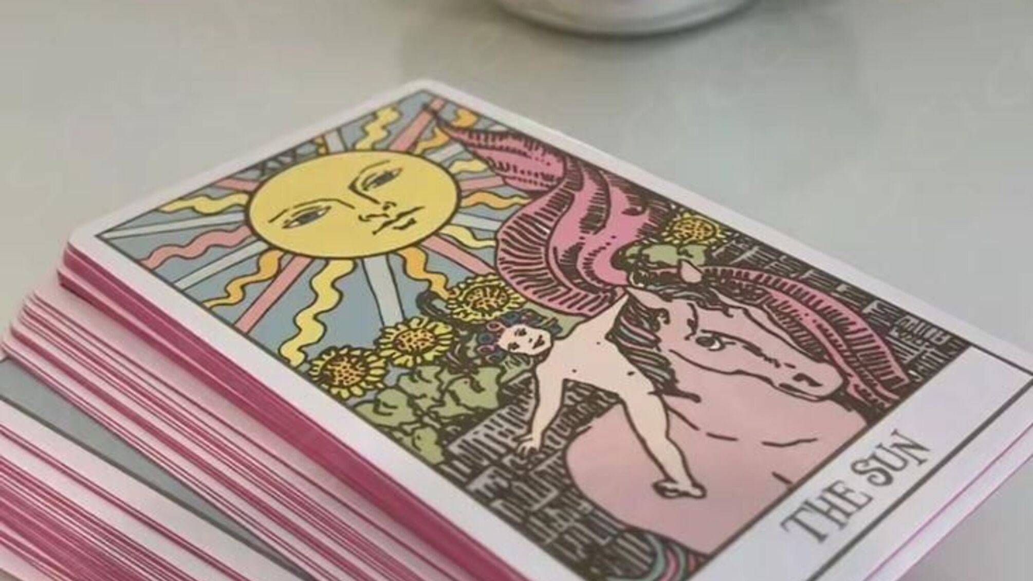 Гороскоп Таро на 15 апреля 2025 г.: день решений и проверок