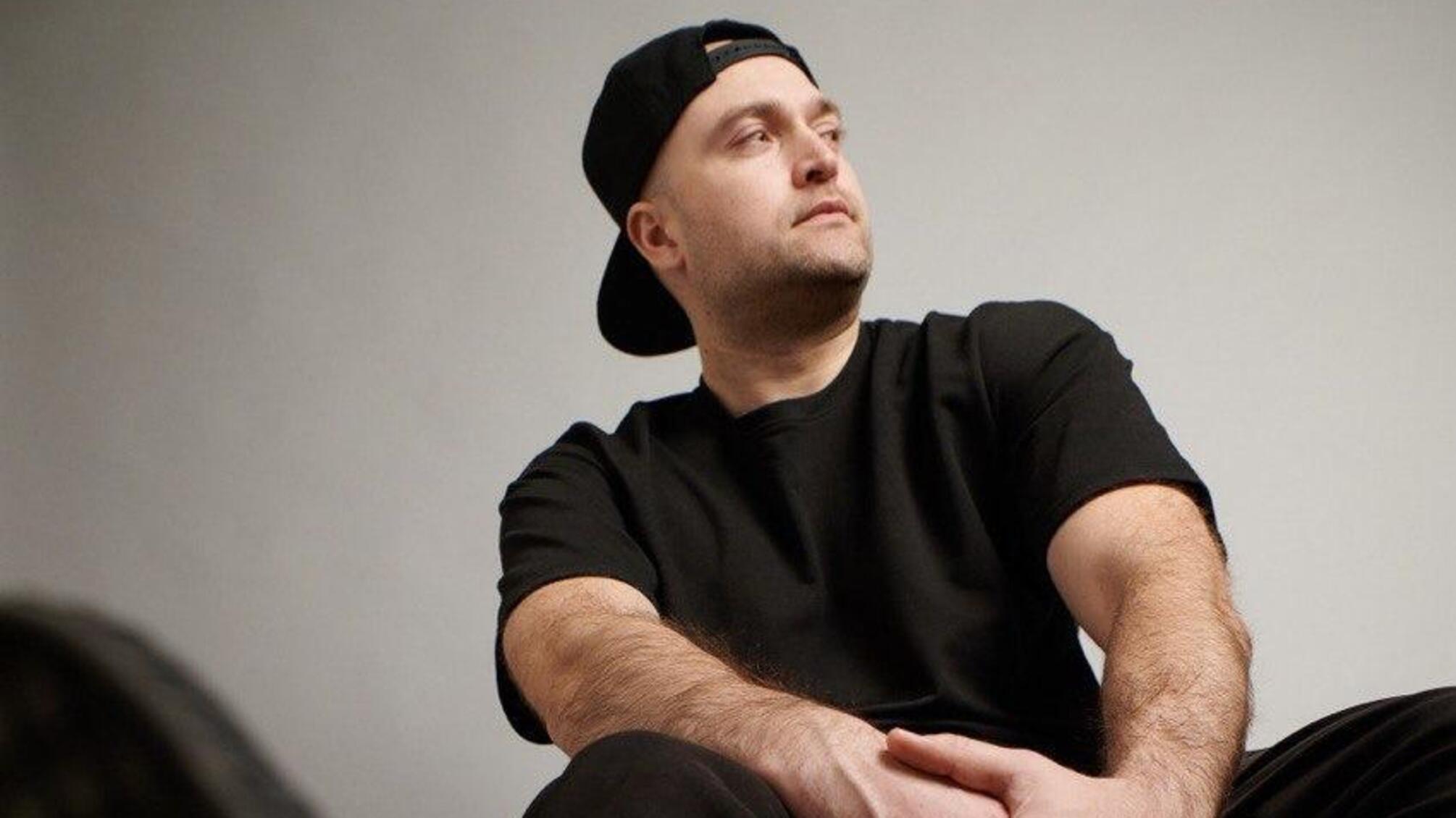 Seve Clain объединил электронику и фольклор в новом треке «Кривого танца»