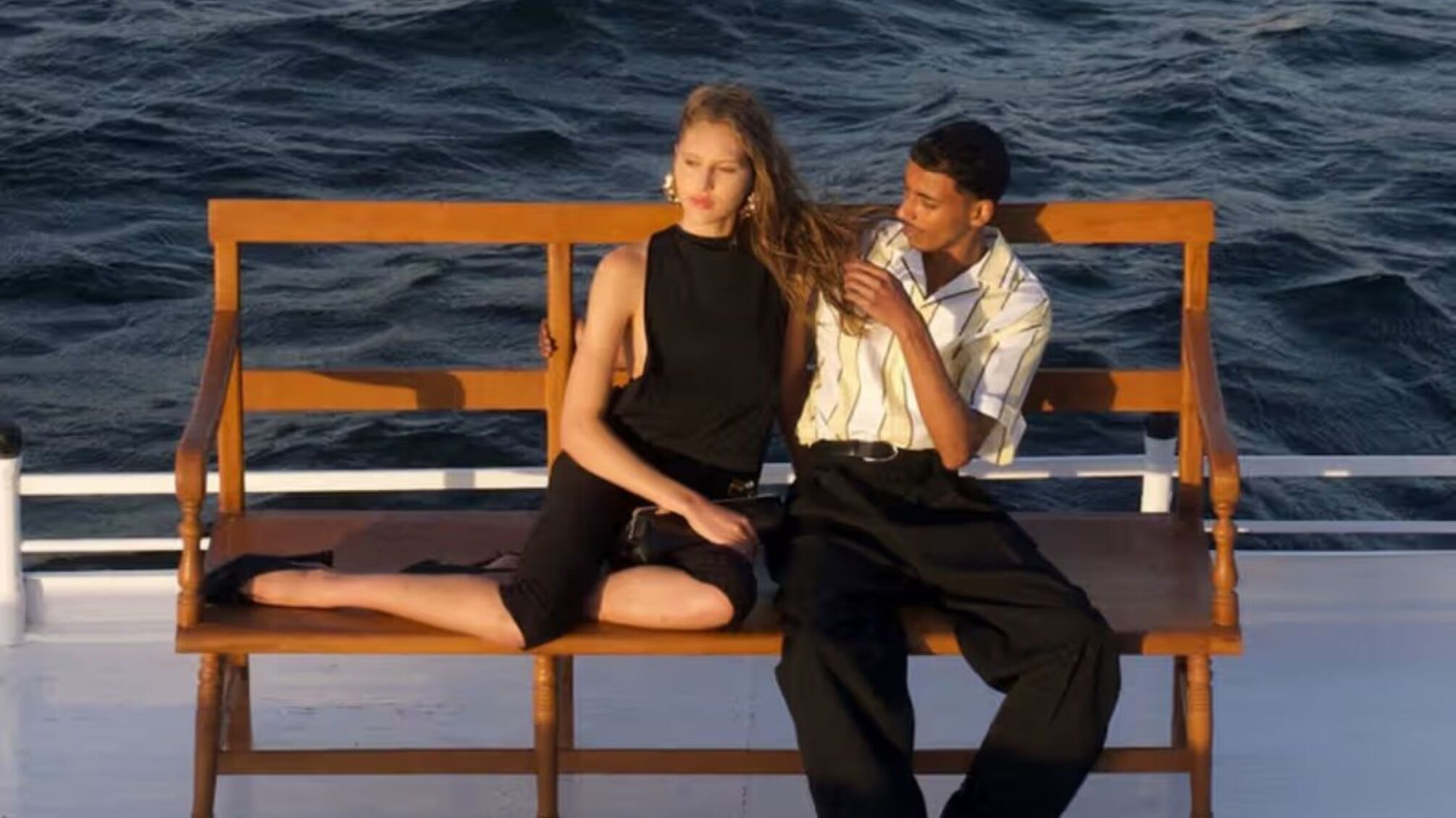 После показа в Париже пустыня: Jacquemus перенес коллекцию в Египет