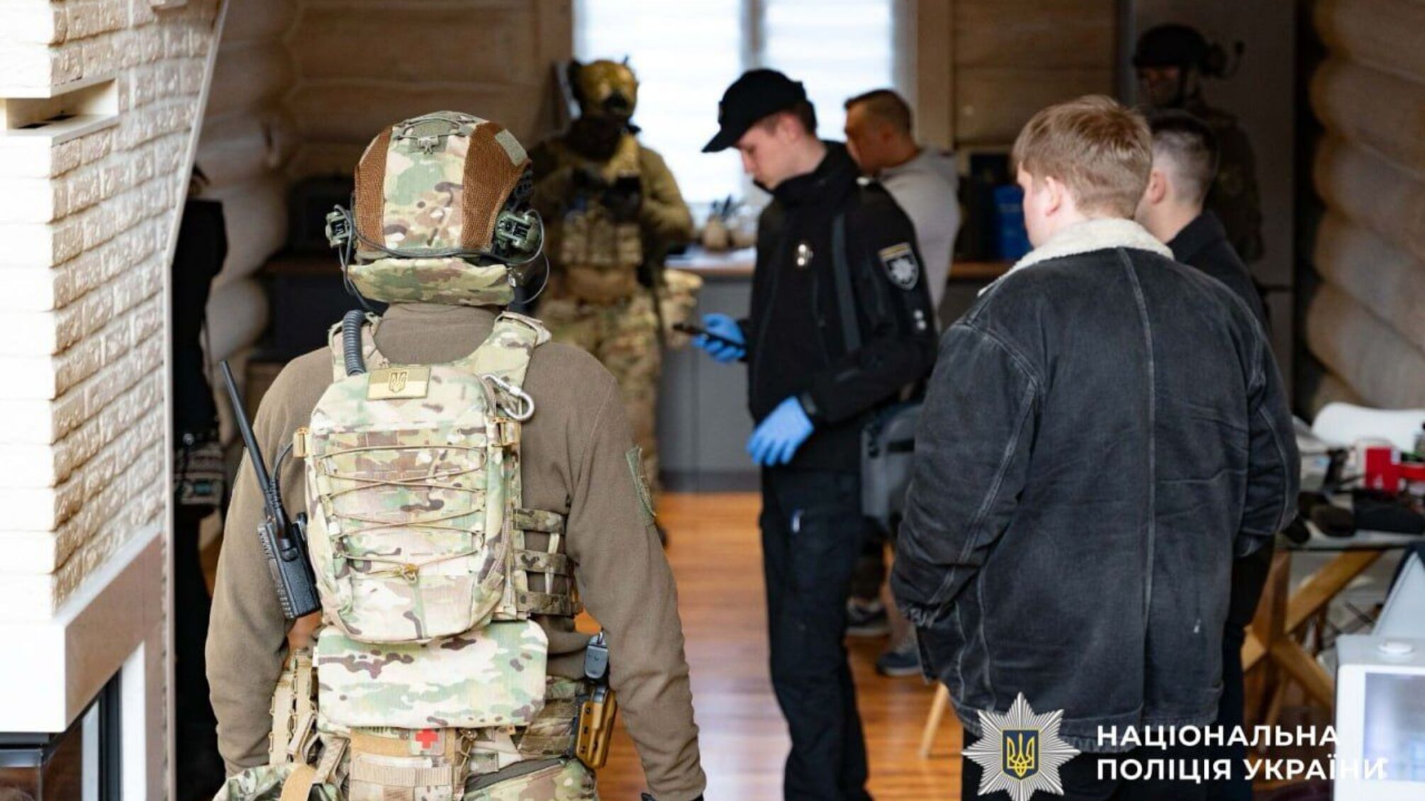 ФЛПы, крипта и колл-центры: в Украине накрыли обманывающую иностранцев сеть