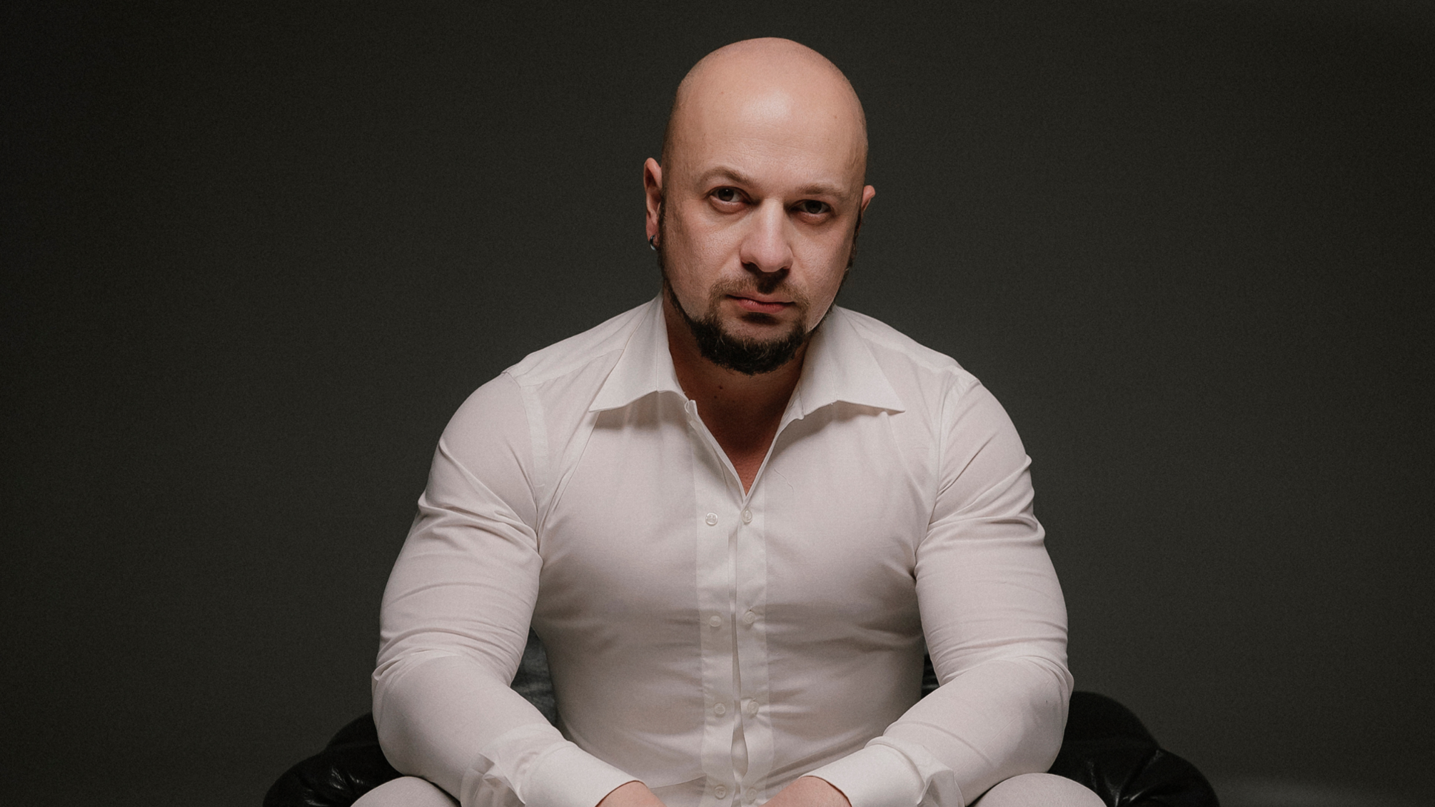 Hardly Ever представив пісню про внутрішню боротьбу і прийняття змін