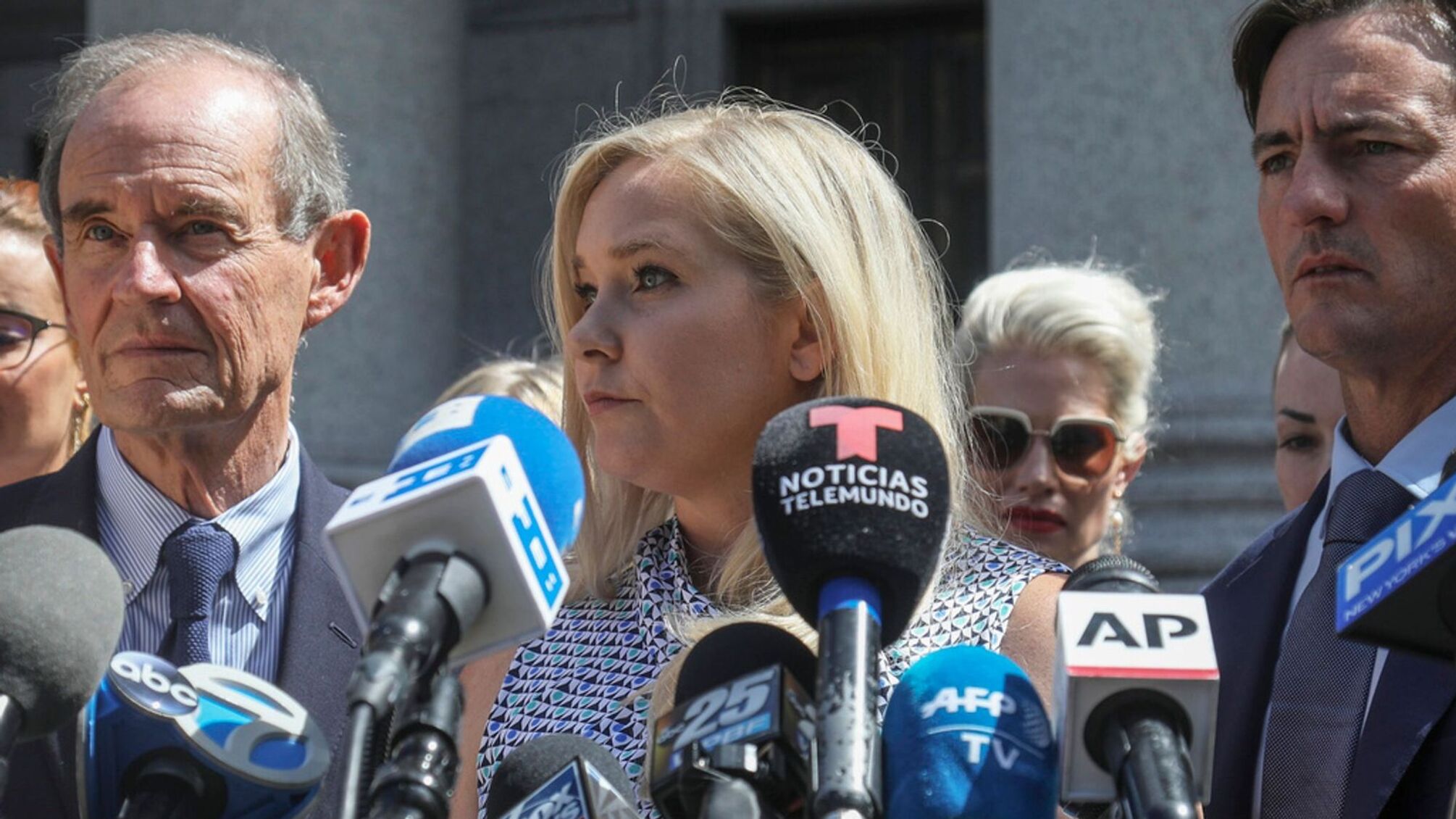 Семья сообщила о смерти Вирджинии Джуффре