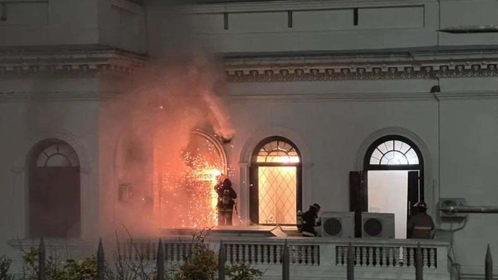 В Монтевідео рятувальники ліквідували пожежу в російському посольстві