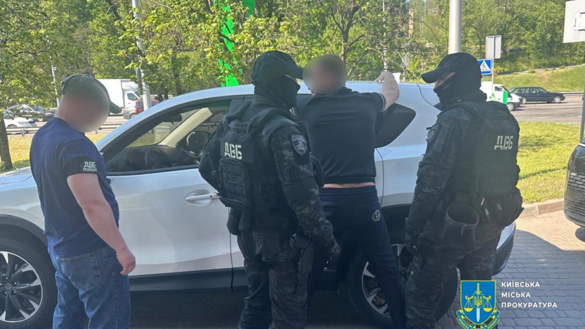 У Києві затримали шахрая, який продавав фейкові посвідчення ГУР за 5000$