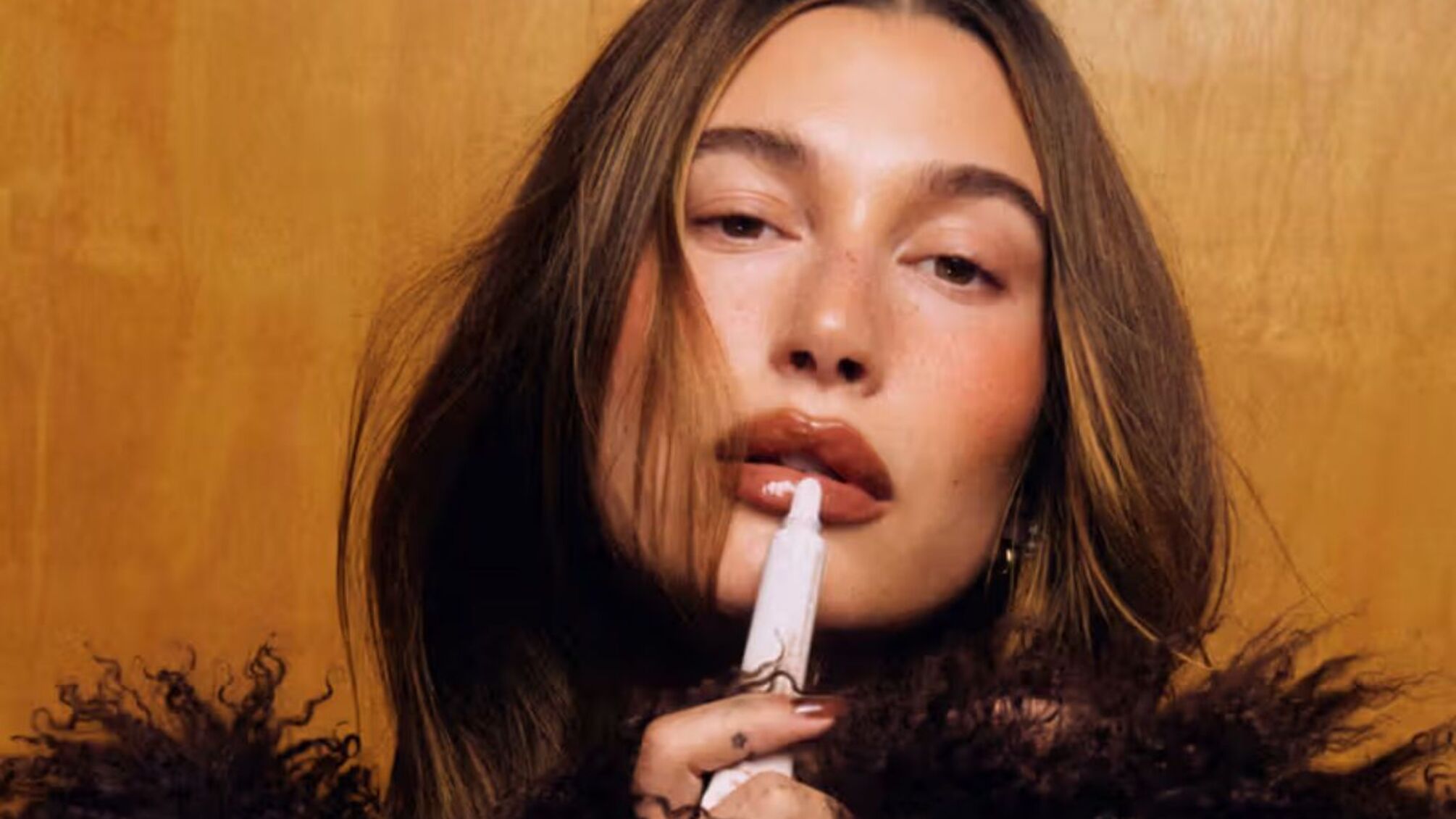 Хейли Бибер с блеском