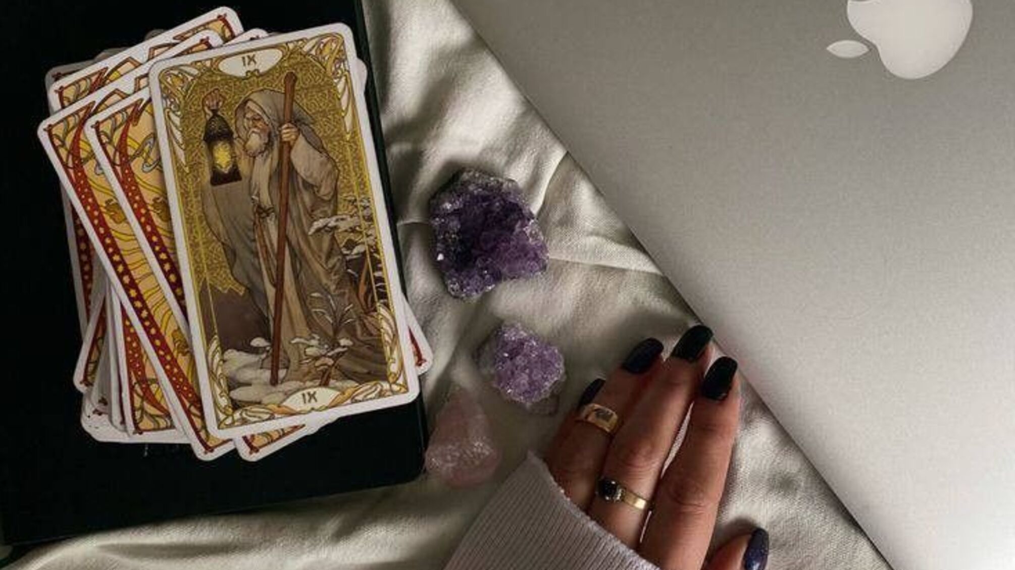 Таро на 09 квітня 2025: що чекає на вас цього дня