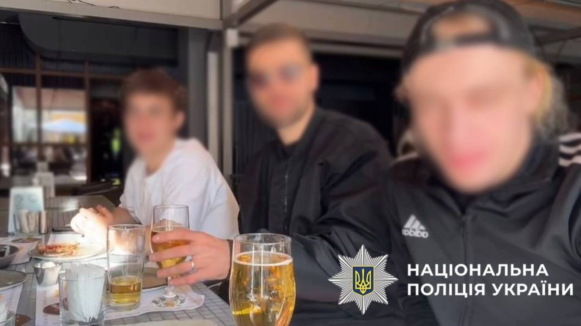 Пьяный пиар с оружием: блогеров в Киеве задержали прямо после стрима