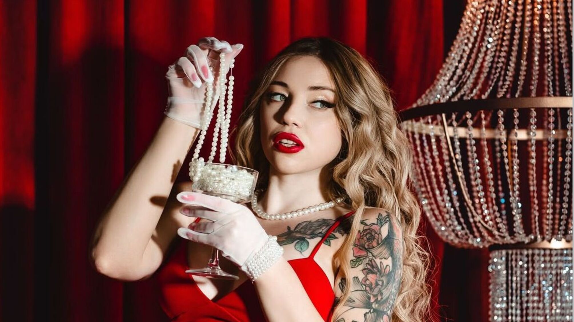 Блогер Анастасия Арбузова отравилась супом из купленных грибов