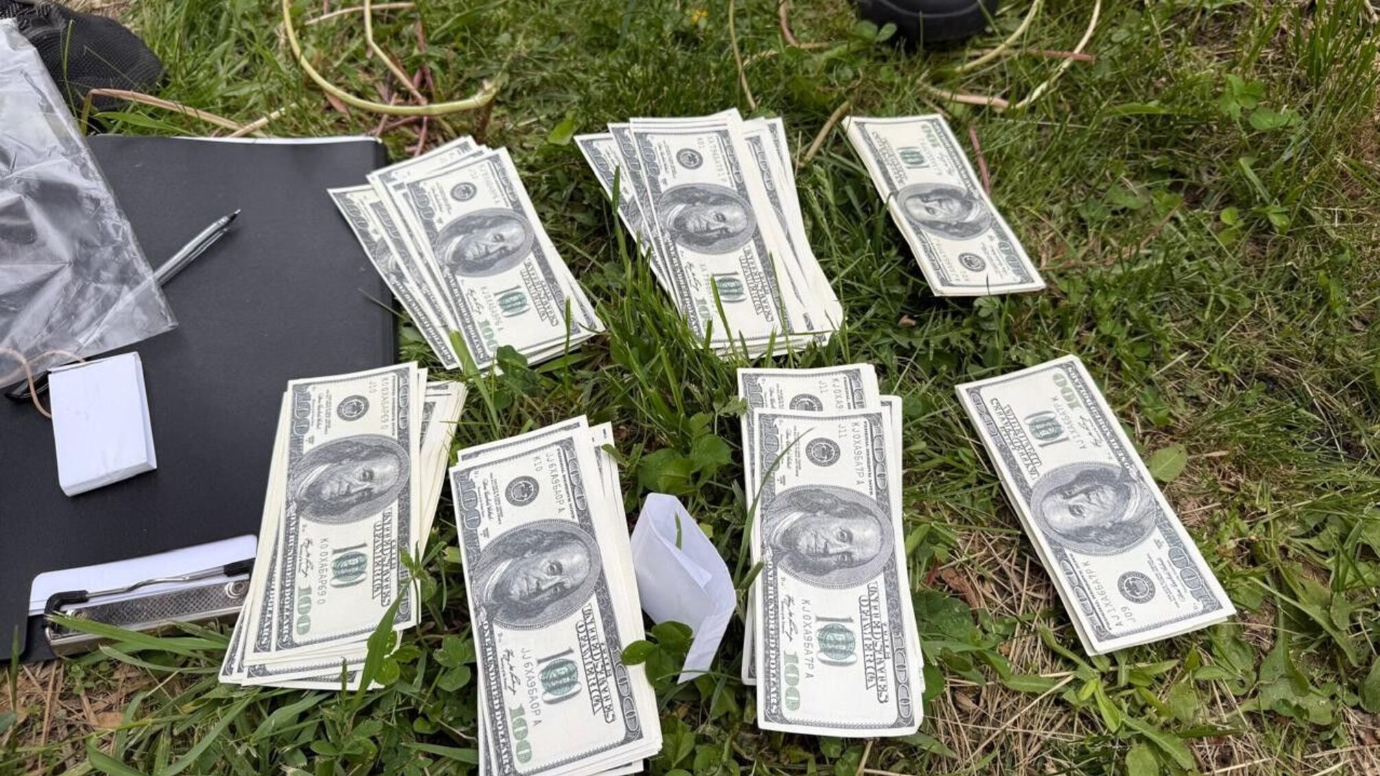 Мужчина обещал переправить через границу за $20 000: задержан организатор схемы