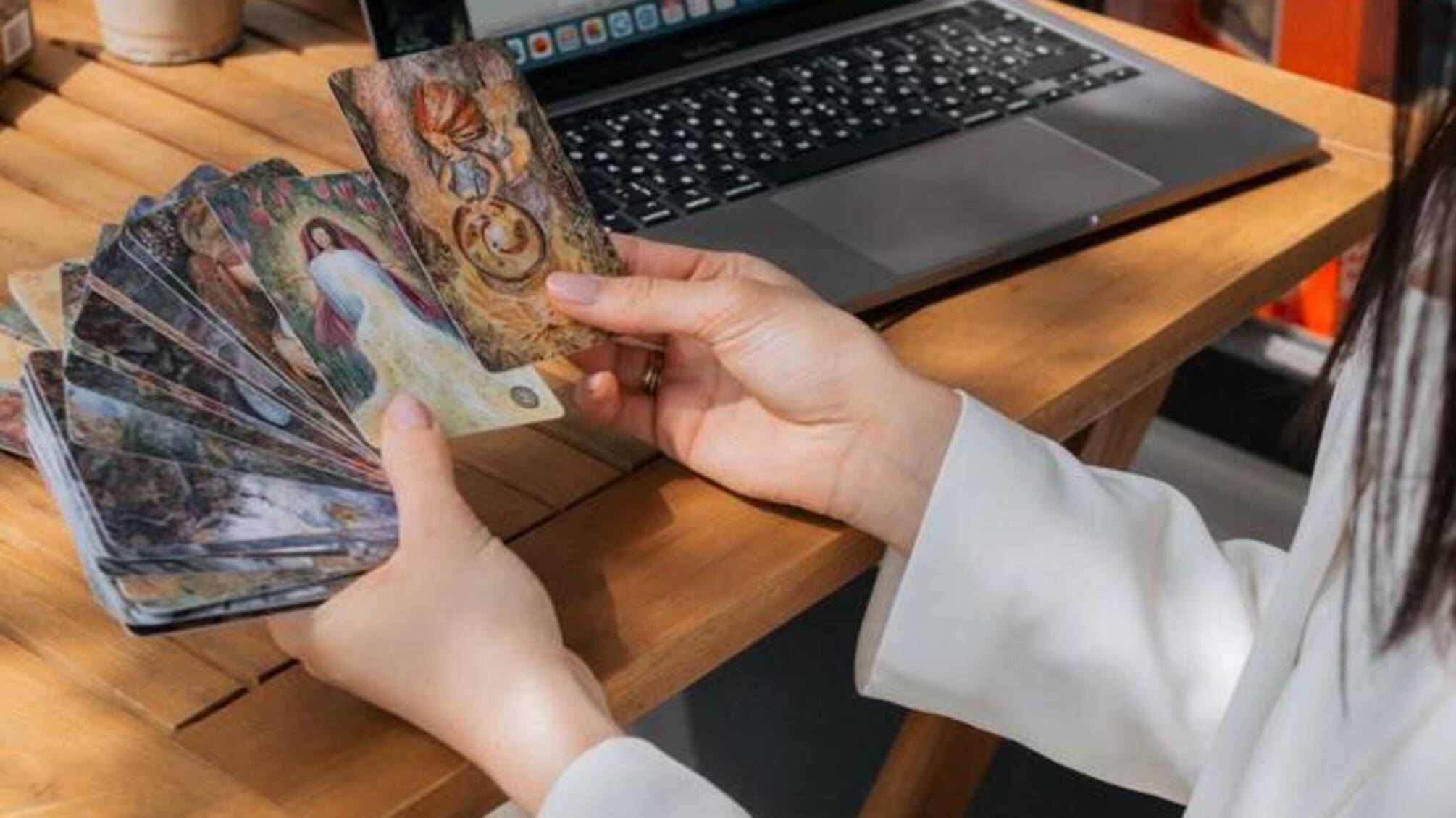 Таро-прогноз для каждого знака зодиака на 15 мая