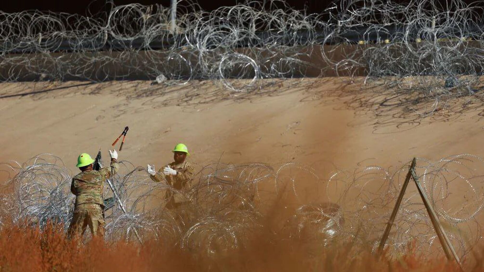 Гражданство как приз: в США обсуждают реалити-шоу для иммигрантов