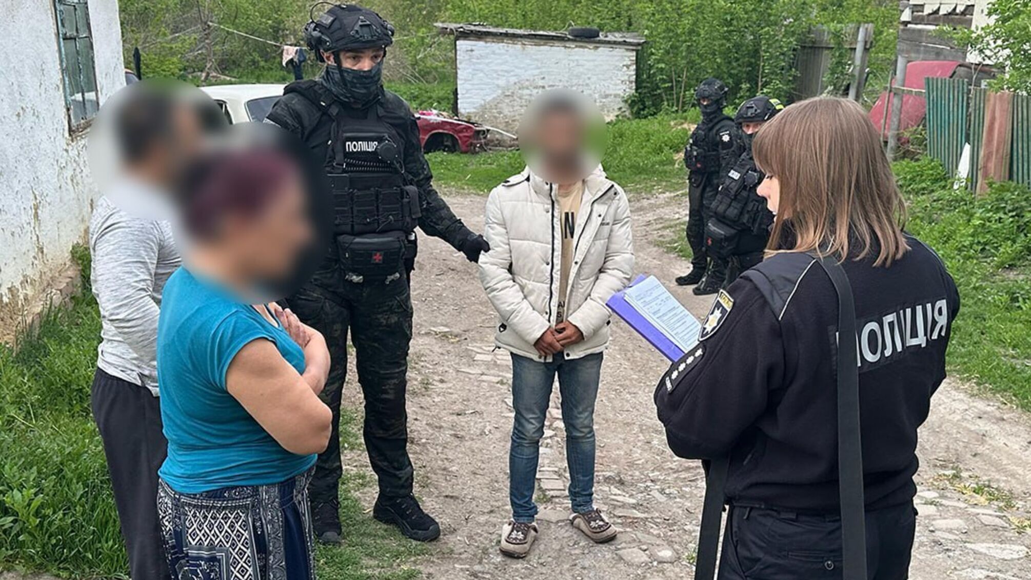 Более миллиона гривен ежемесячно: полиция разоблачила наркобизнес под руководством 33-летней женщины