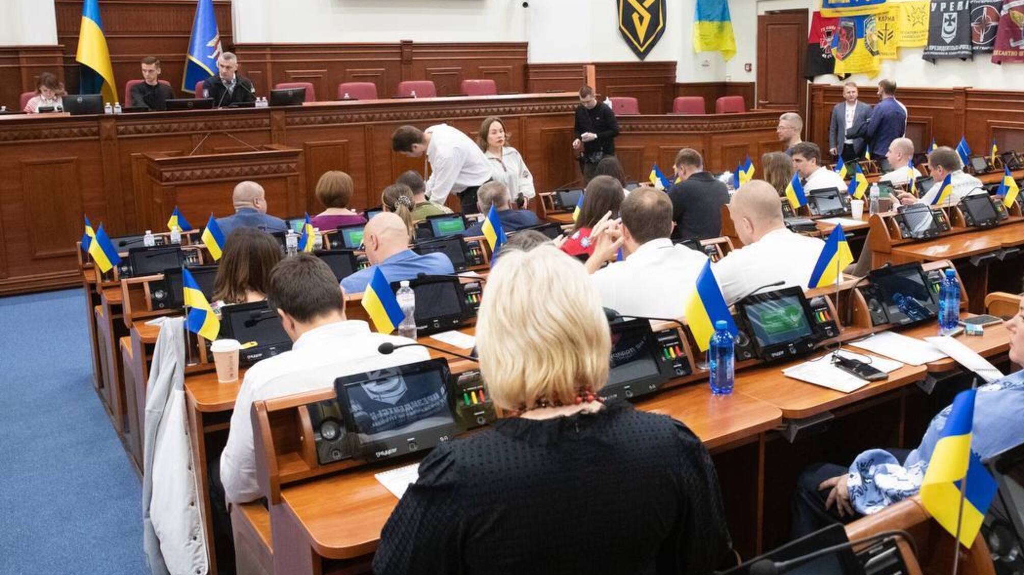 Киевские чиновники на отдыхе во время войны