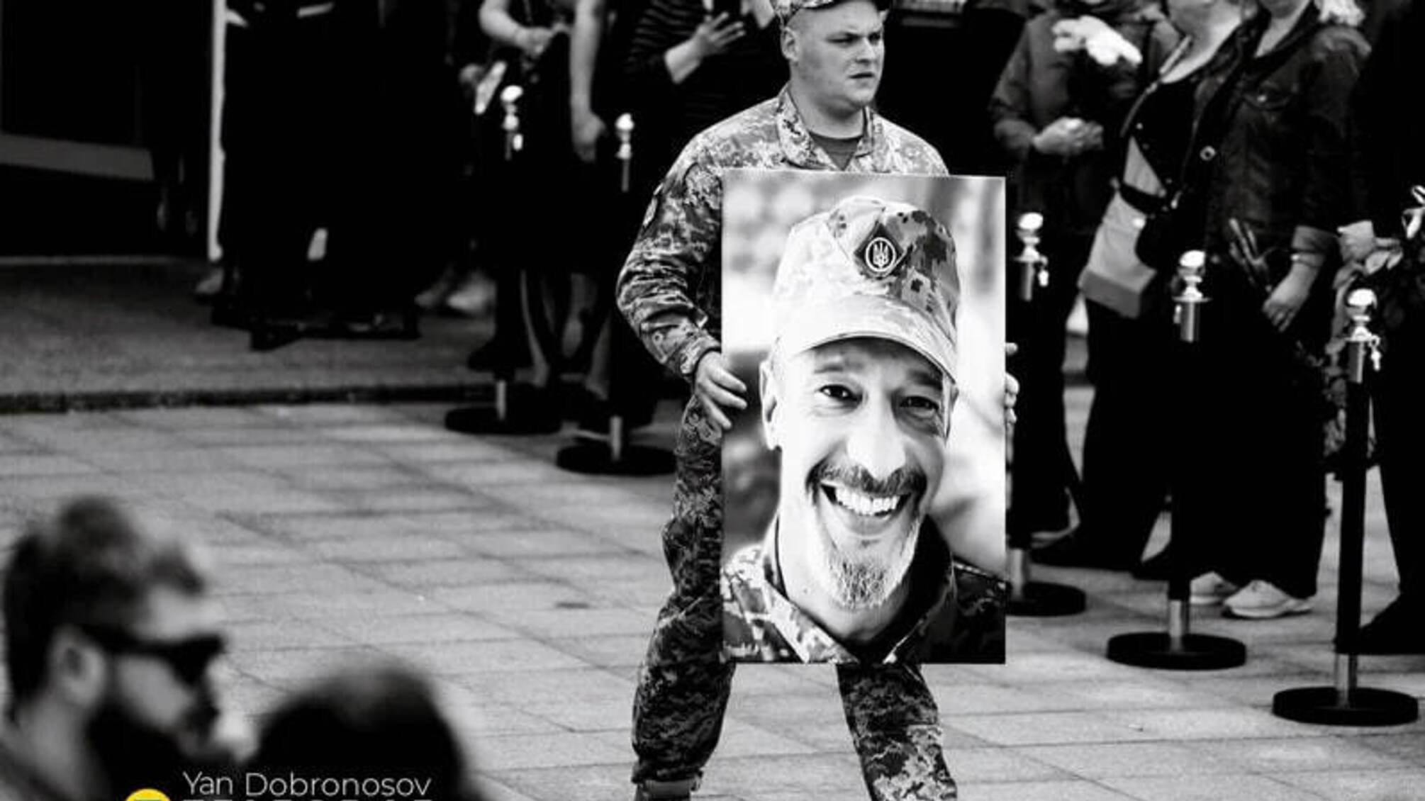 Макс Нелипа почил на Байковом: как Киев провел в последний путь шоумена-защитника