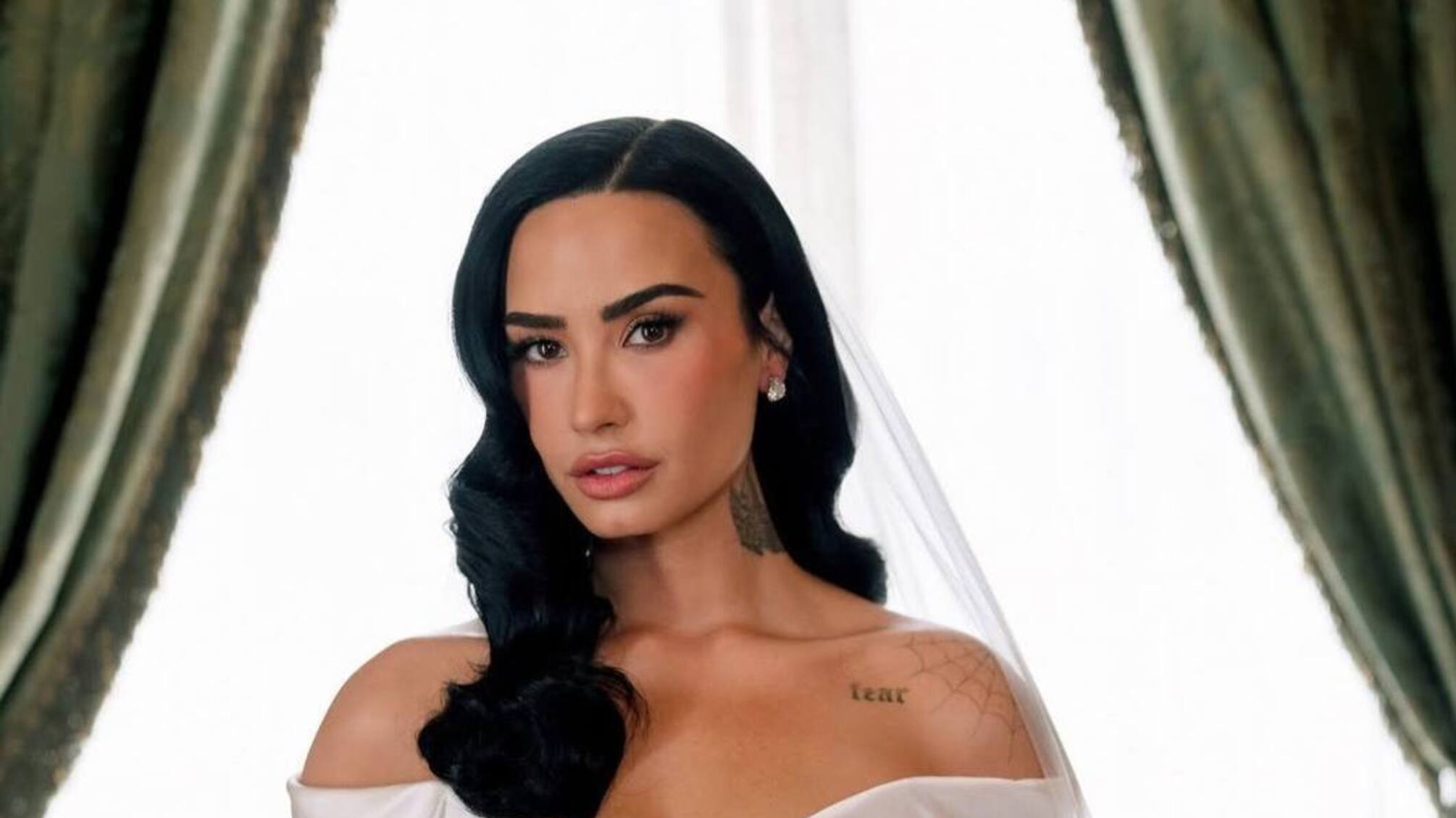 Демі Ловато стала дружиною