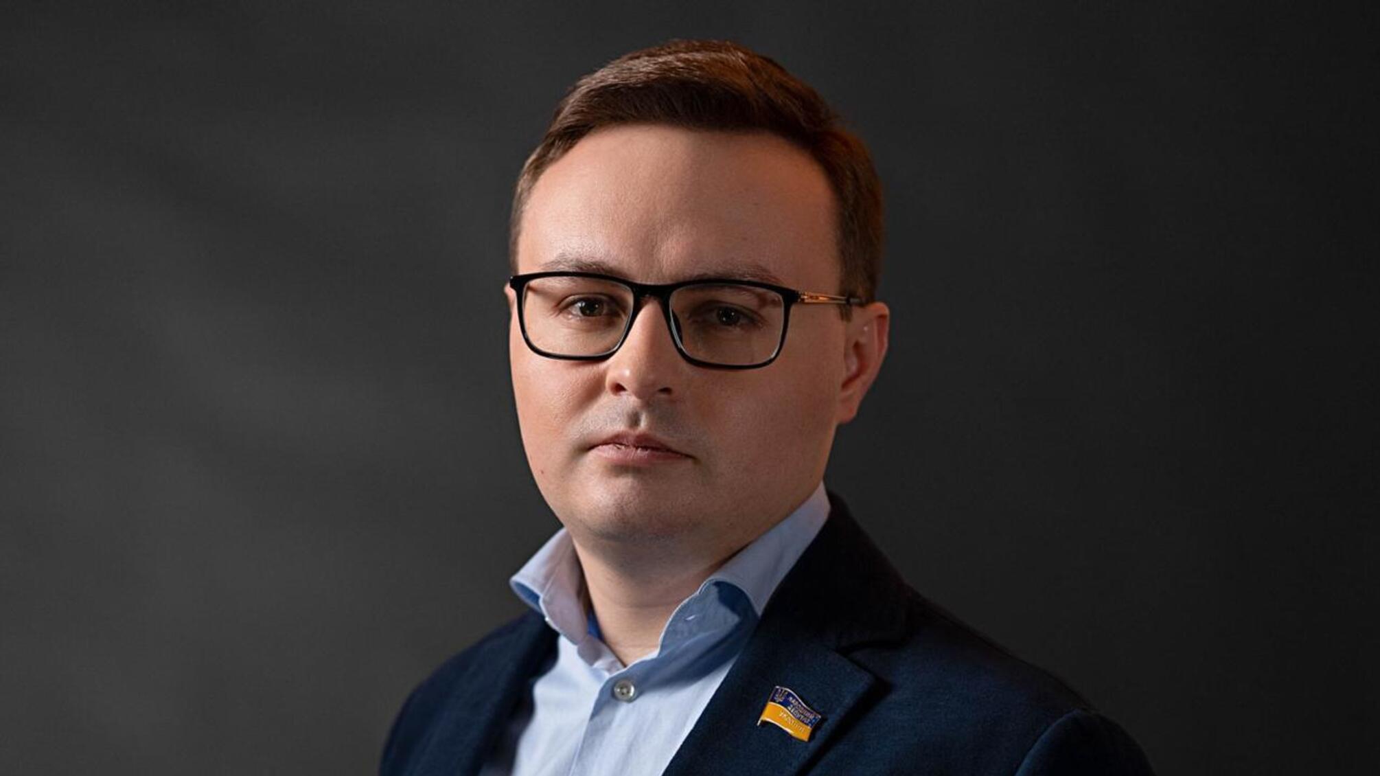 Мільйонний стан та прострочені 'презенти' дітям: нардеп Пушкаренко уникає спілкування з медіа?