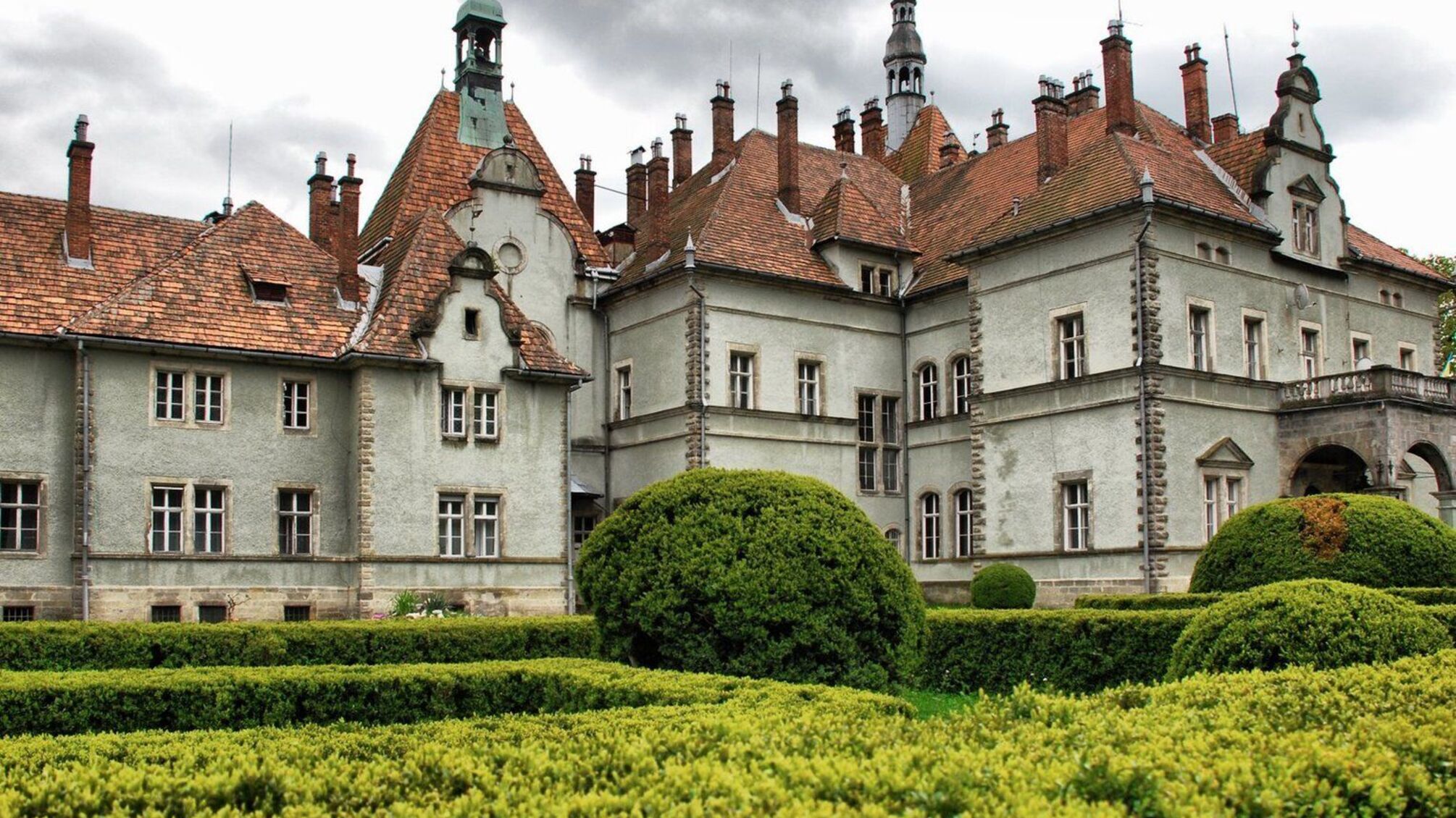Дворец Шенборна – самое романтичное место Закарпатья