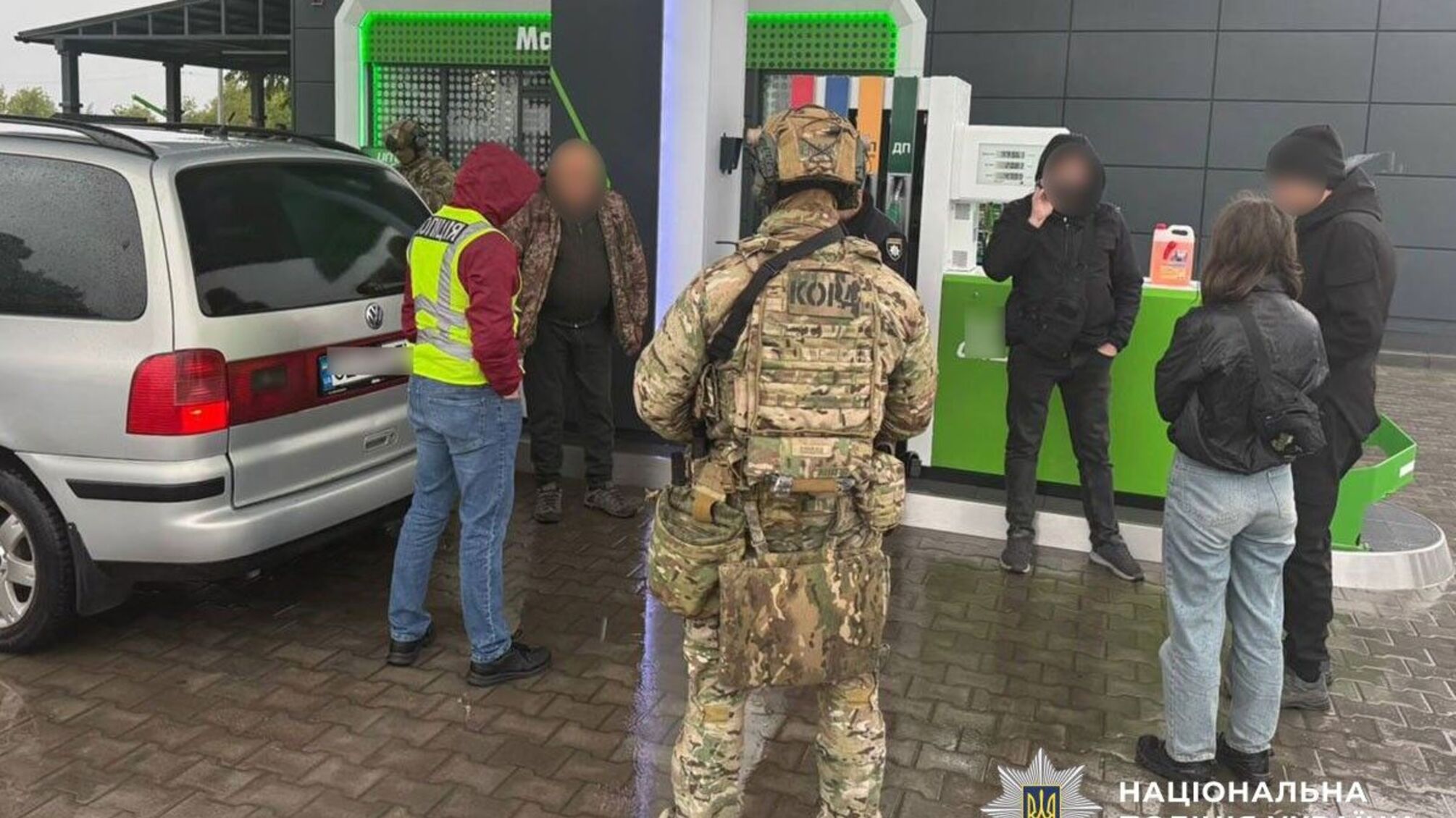 Адвокат, элитные авто и три маршрута до границы: как работала схема побега военных